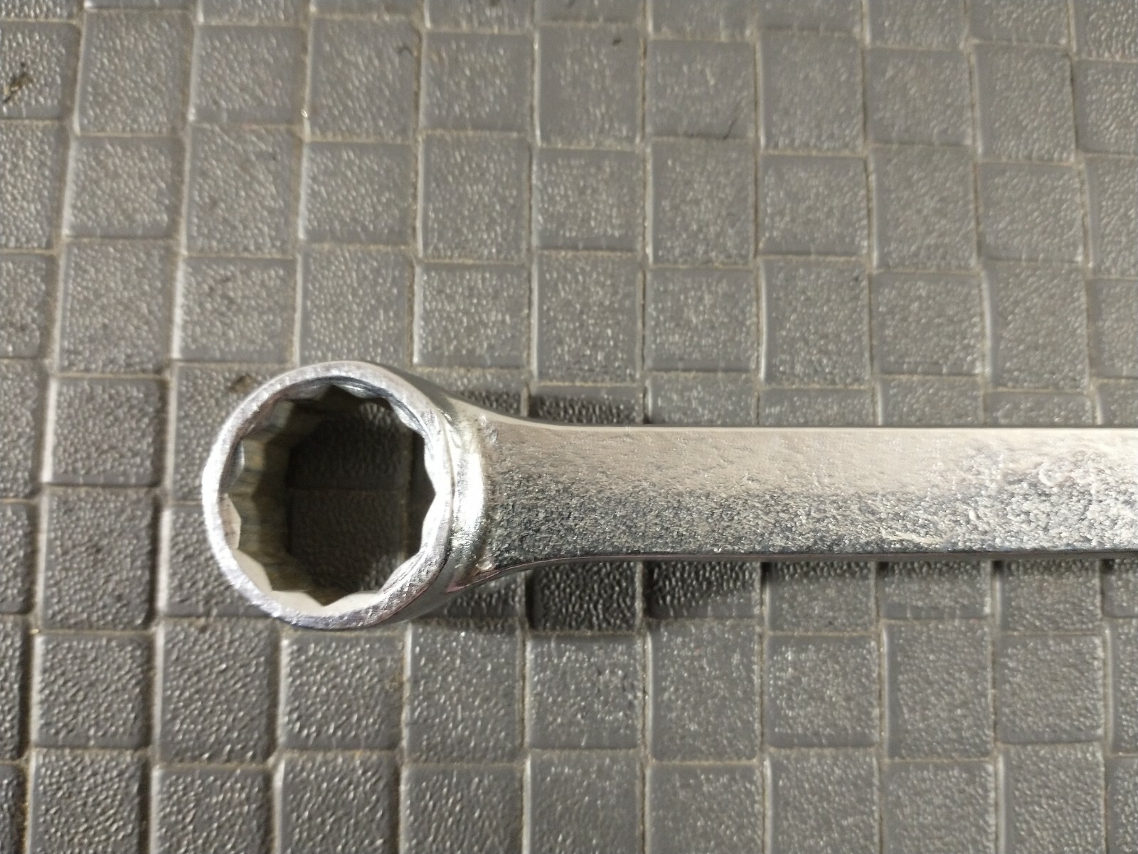 Mac Tools CL22 11/16″ Combination Wrench 12 Point With Textured Finish USA