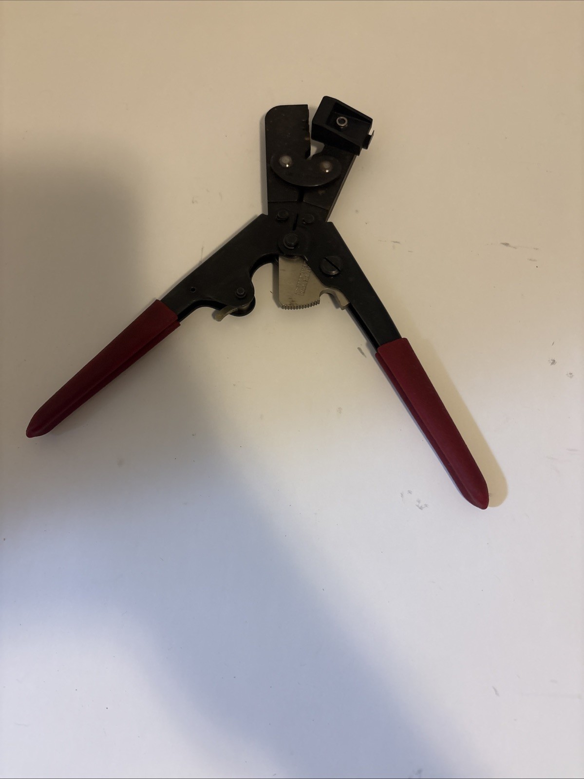 Packard Electric GM 15397700 Red Rubber Handle Terminal Crimpers Good Condition