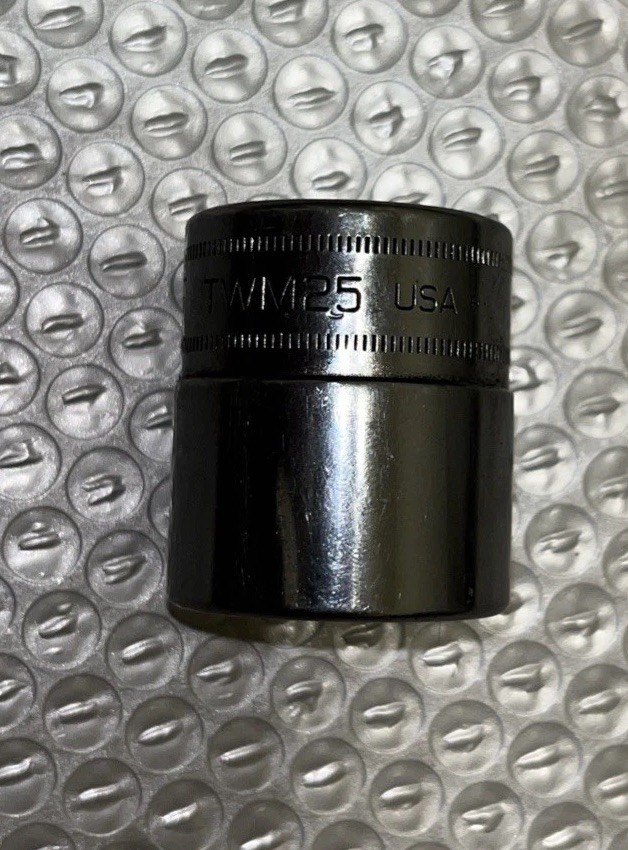 Snap-on Tools. 1/2″ Drive 6-POINT Metric 25mm Shallow Socket TWM25