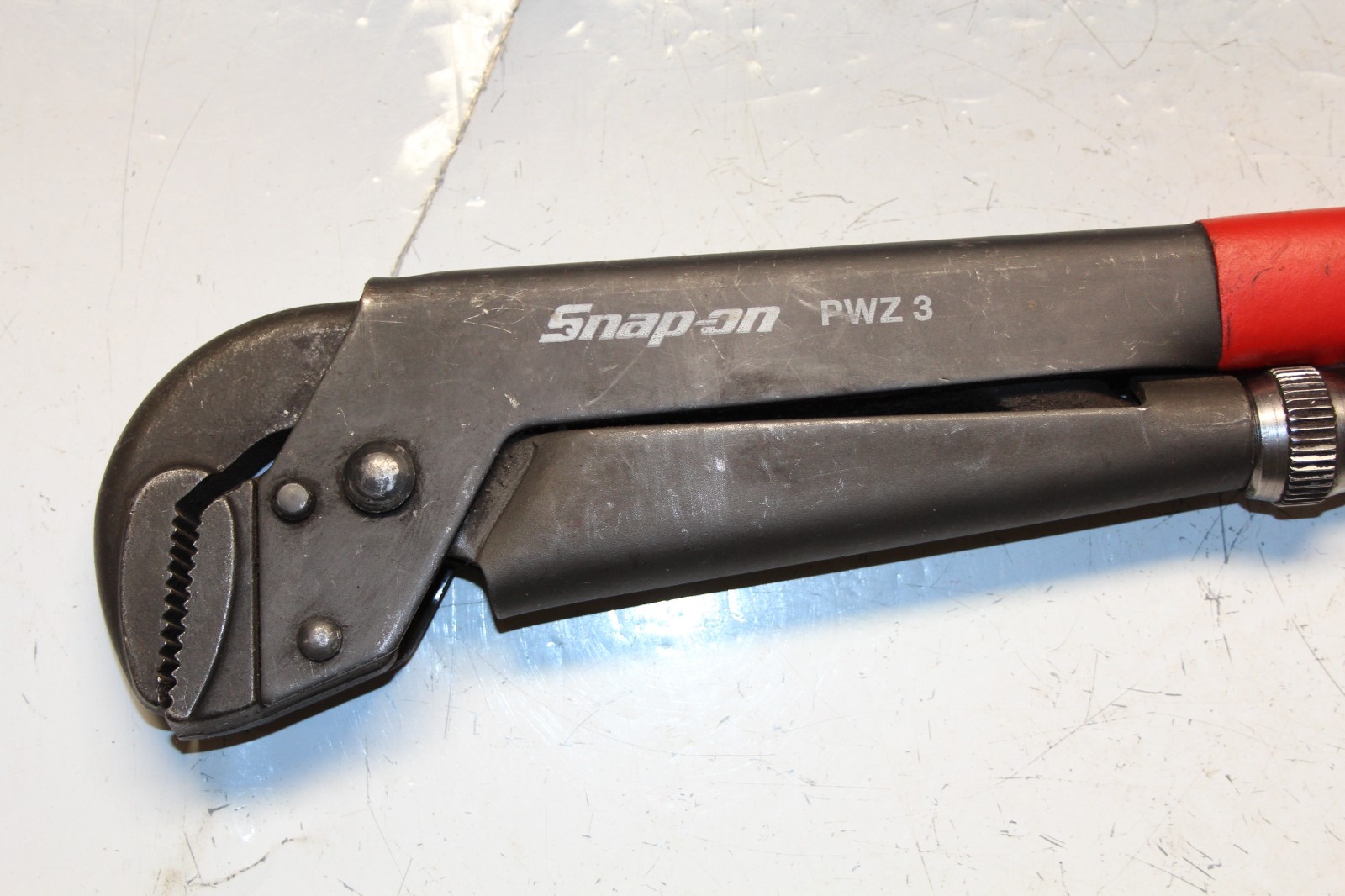 SNAP-ON TOOLS 21-1/2″ Pliers Wrench (Red) PWZ3