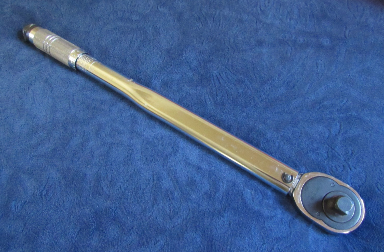 K TOOL INTERNATIONAL KTI-72101 1/2″ Drive Torque Wrench with Case