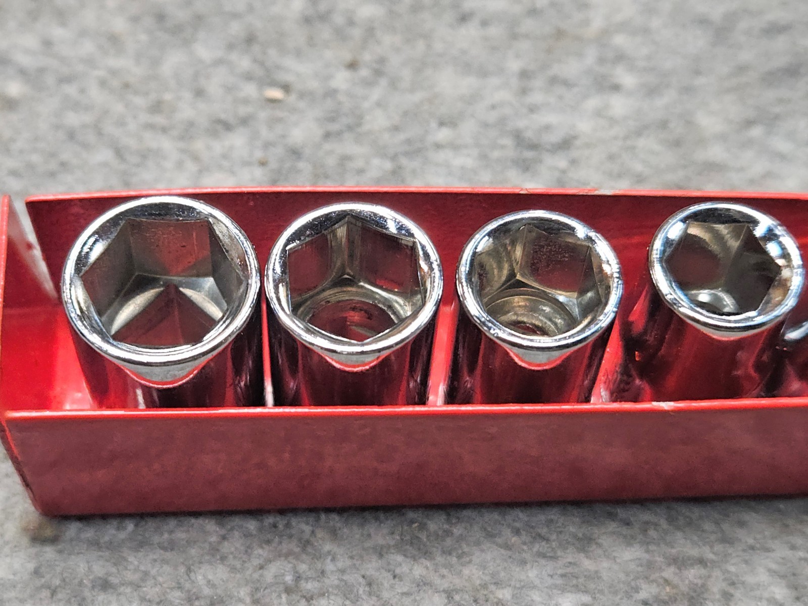 TAT Tools 1/4 Drive 6 Point Metric Socket Set 4.0mm-10mm 9 Piece «Off the shelf»