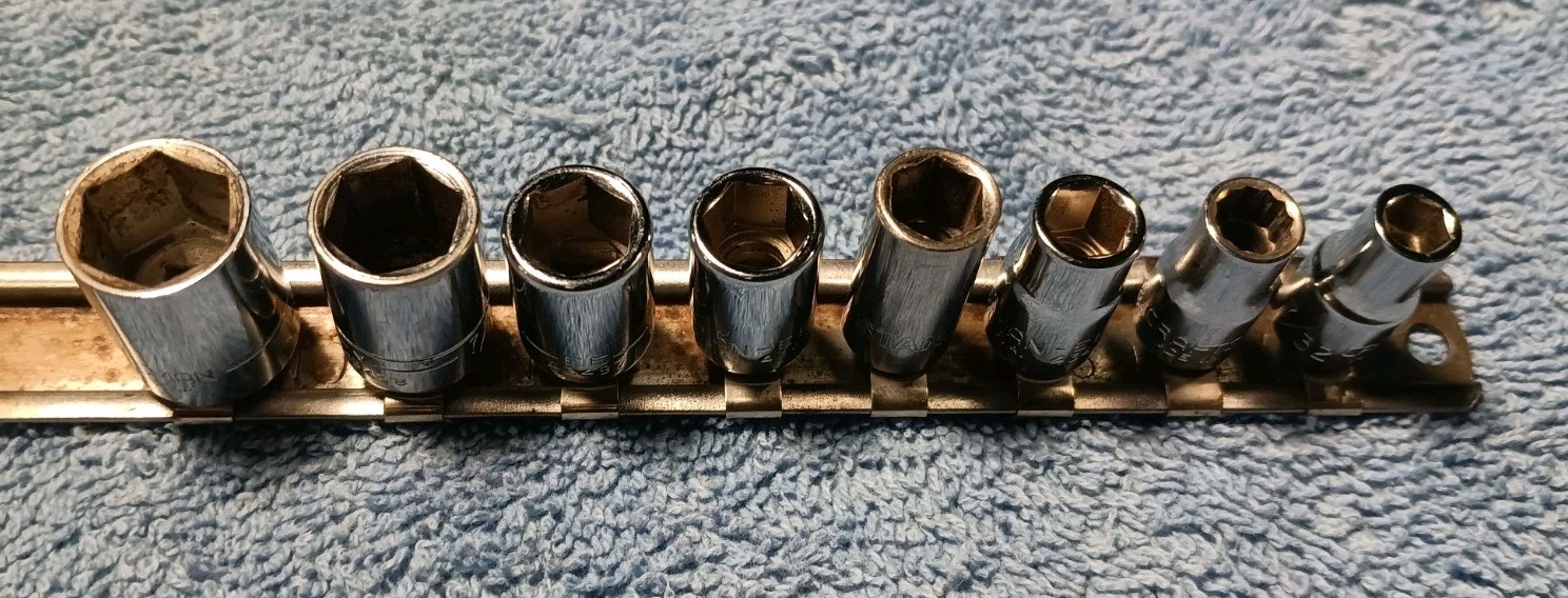 Craftsman (1 Stanley) 1/4″ Dr. 6 Pt. (1 12pt) 8 PC. Socket Set. See Description!