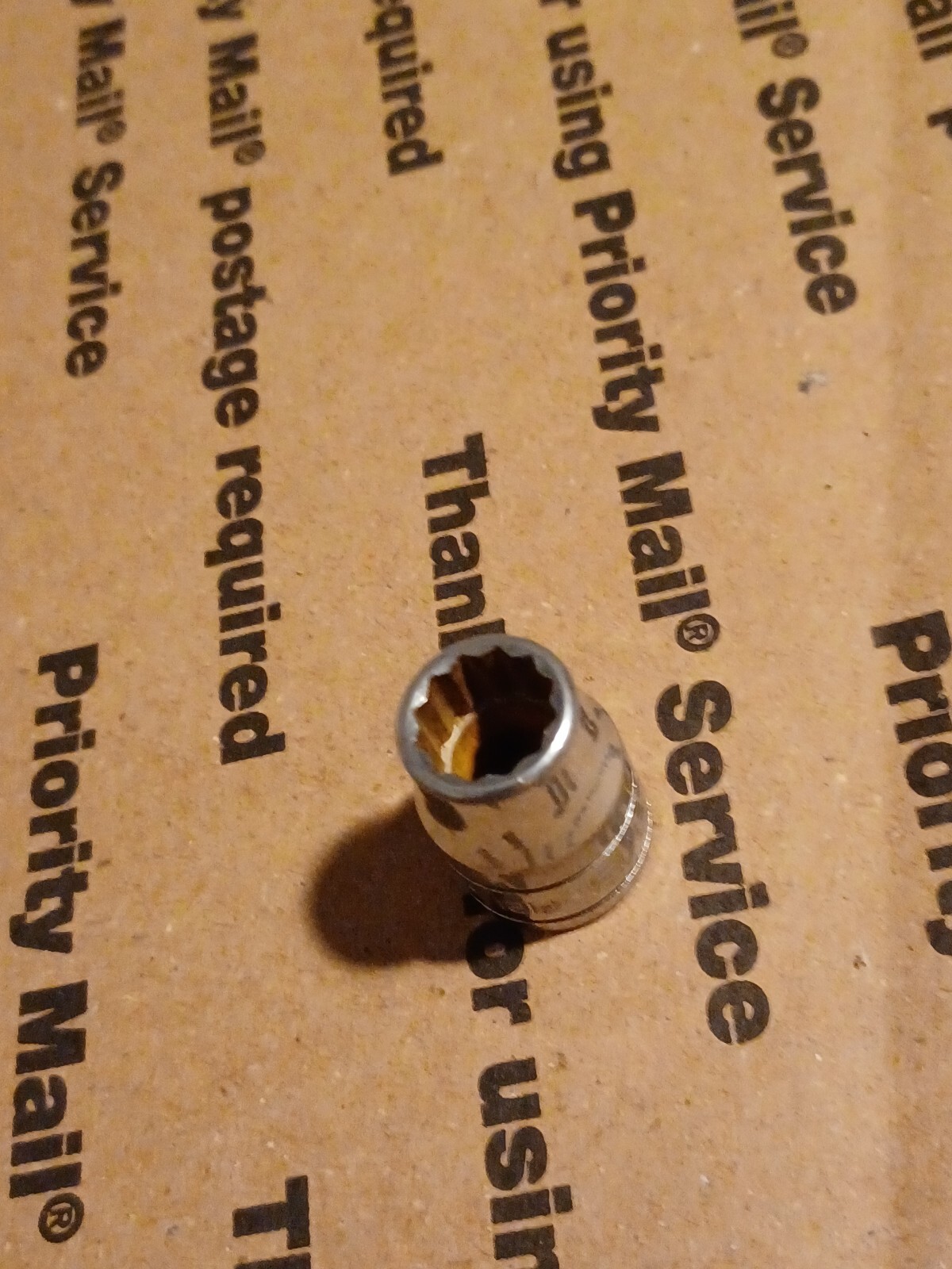 SNAP-ON 3/8″ DRIVE 12-POINT SAE 3/8″ FLANK DRIVE SHALLOW SOCKET, F121 made in US