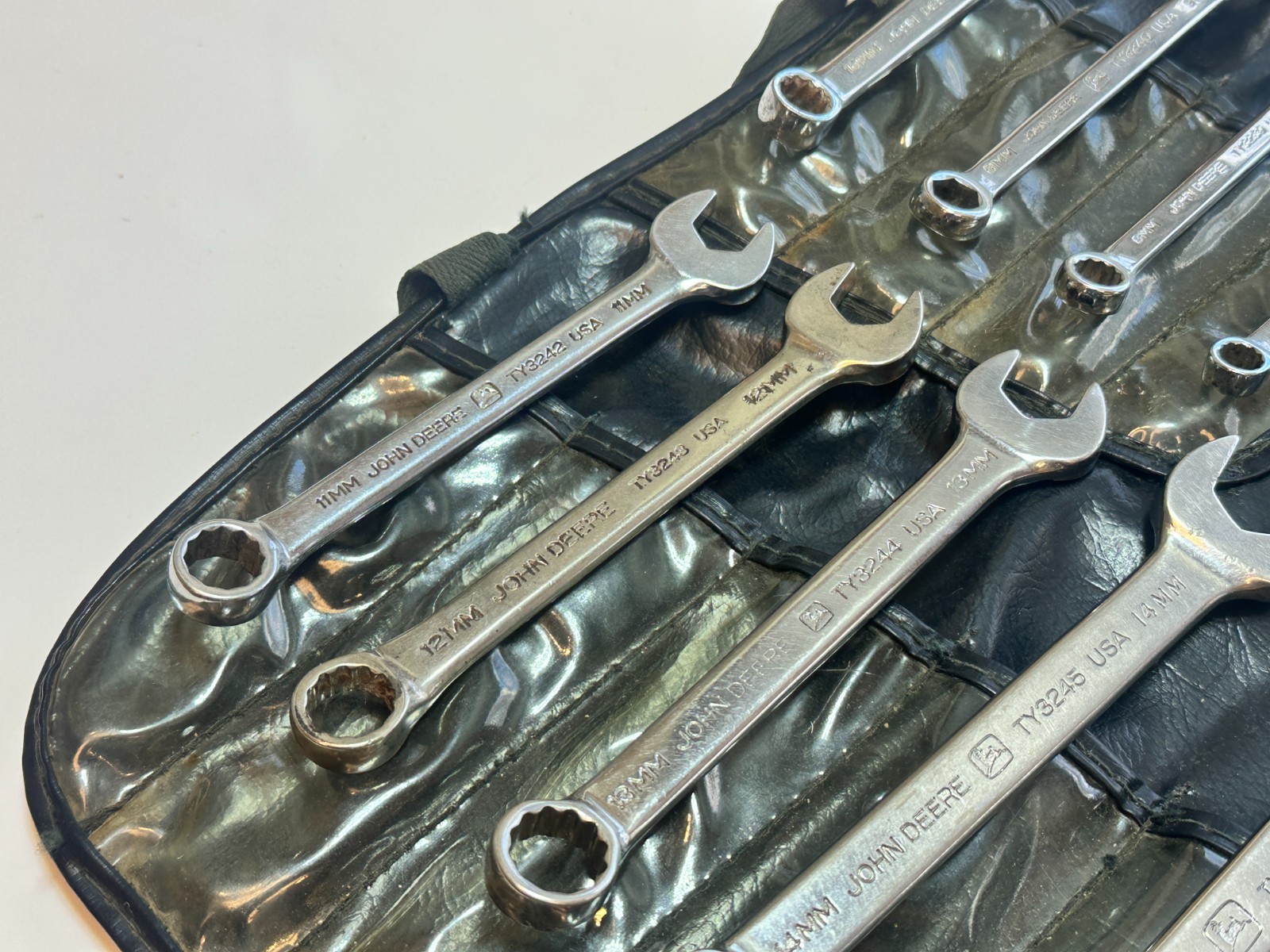 John Deere Tools USA 11pc Metric 7mm to 19mm Short Polished Wrench Set, Kit Bag