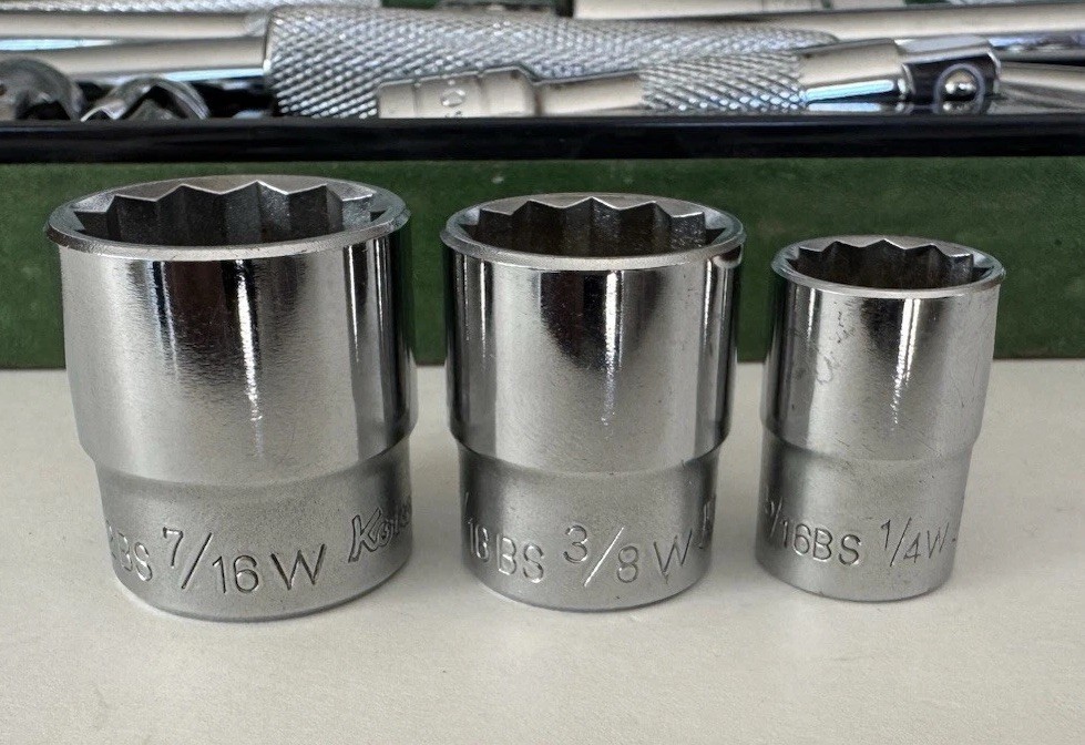 SK Pro Tools 94527 27 Piece 3/8-Inch Drive 6 Point 3/8” Fractional Socket Set