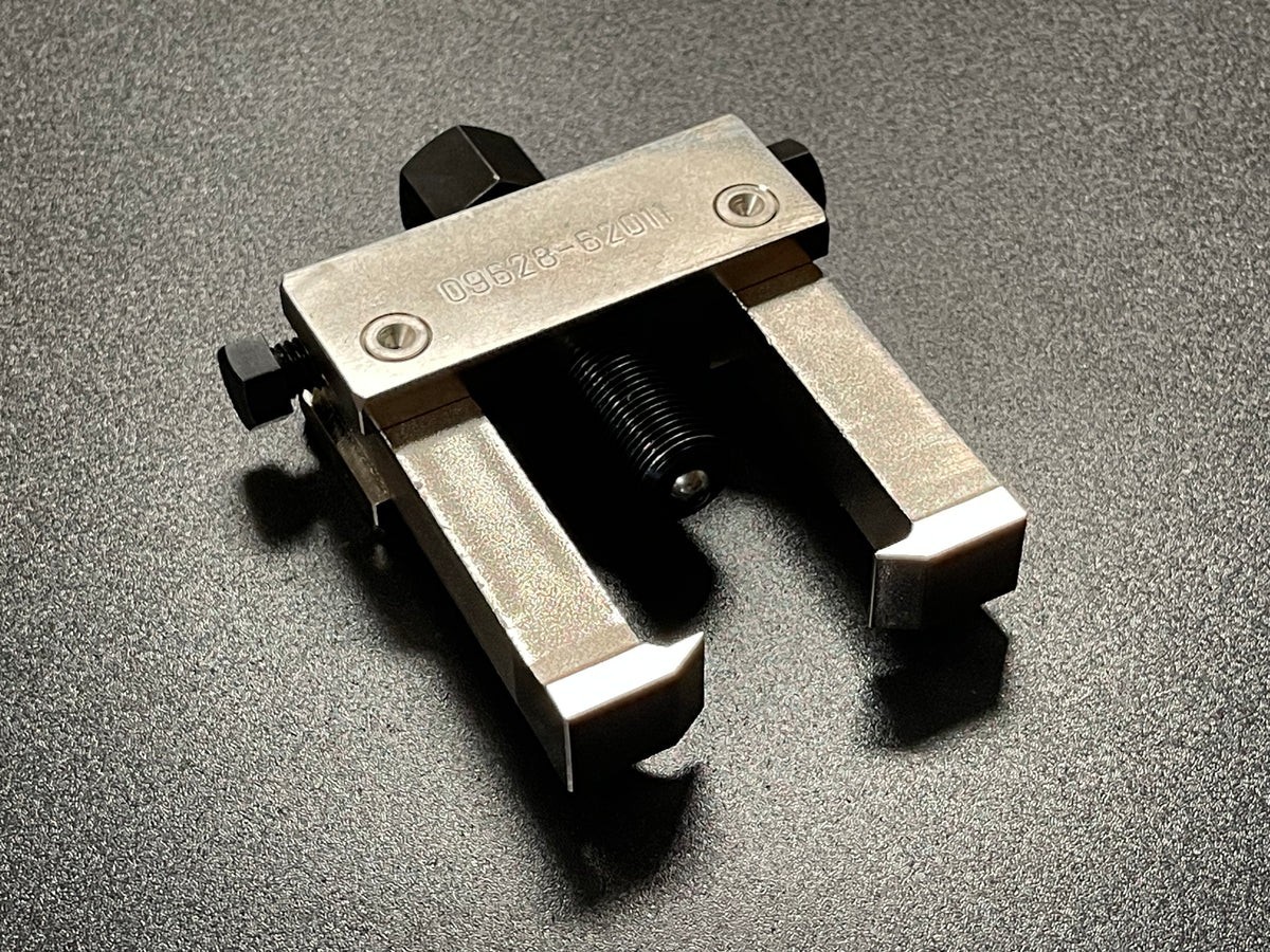 TOYOTA Genuine Heavy Duty Ball Joint Puller Tool 09628-62011