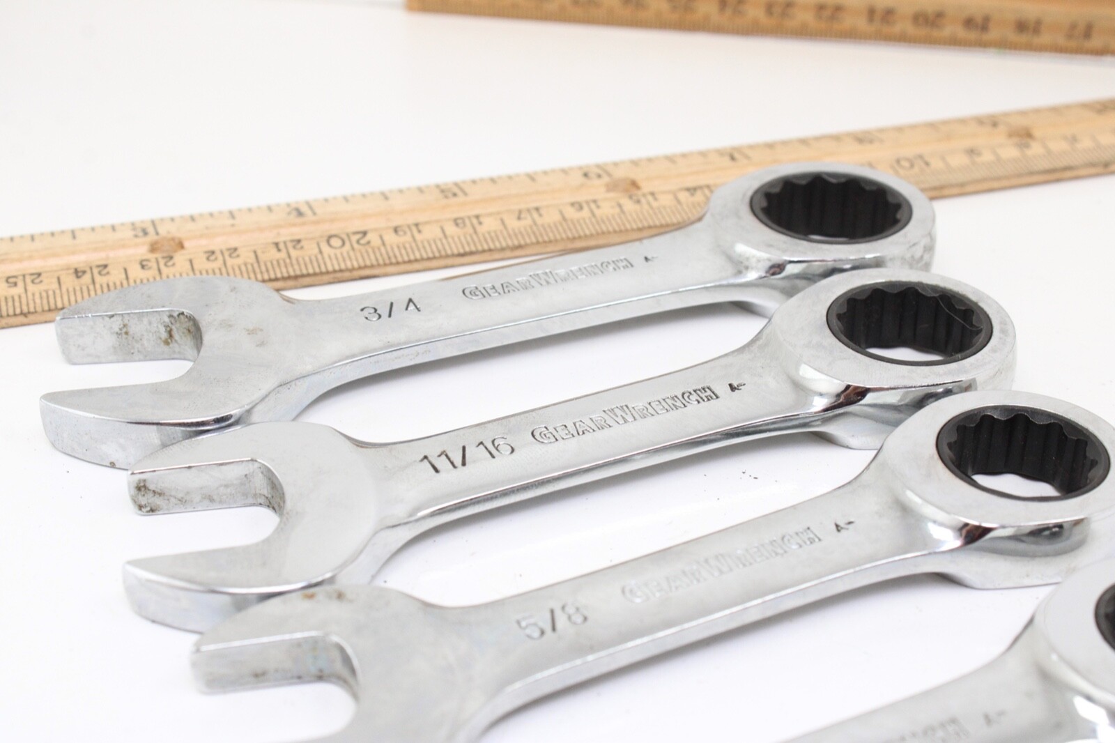 Gearwrench 3/8″ – 3/4″ 7 Piece SAE Stubby Combination Ratcheting Wrench Set