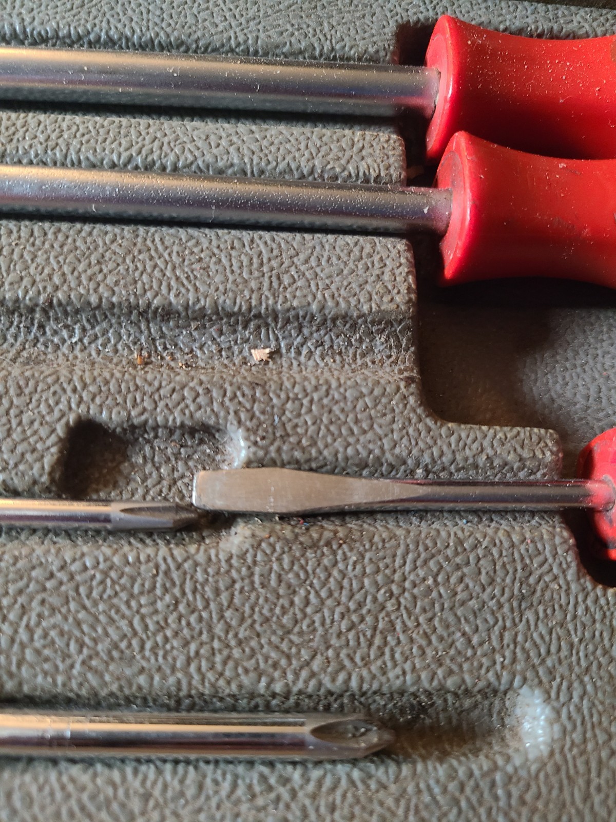 MAC Tools 7 pc Hard Handle Screwdriver Set – Red With Box One Broken Flathead.