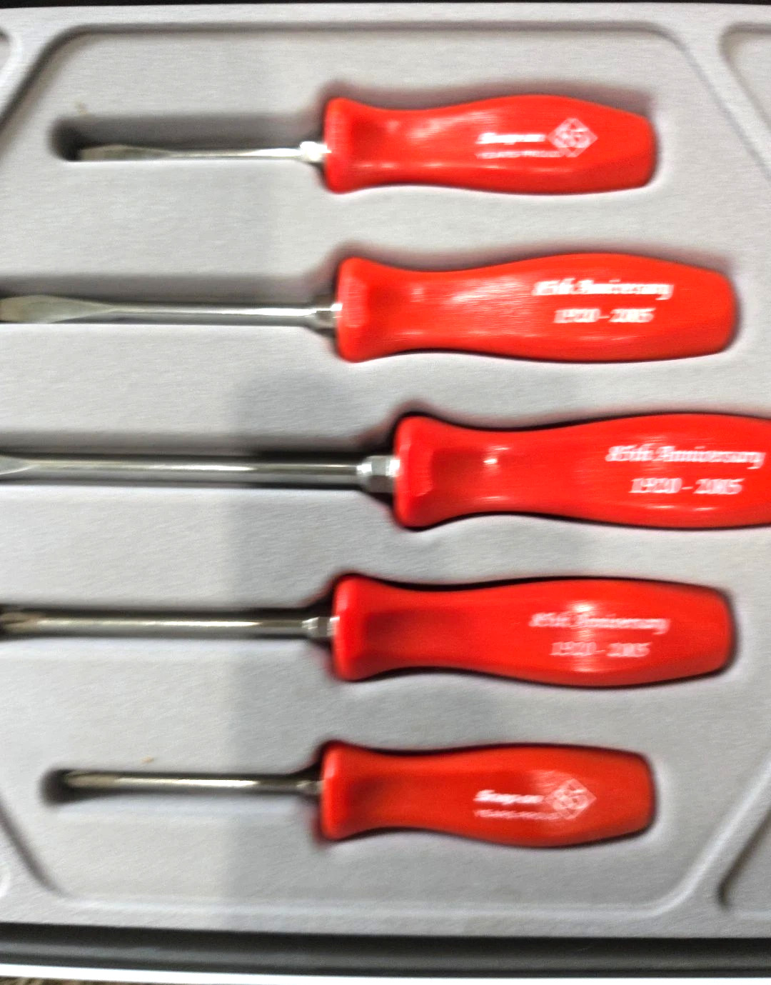 New** Snap-on™ Red Hard Handled 5-pc 85th Anniversary Screwdriver Set Metal Can