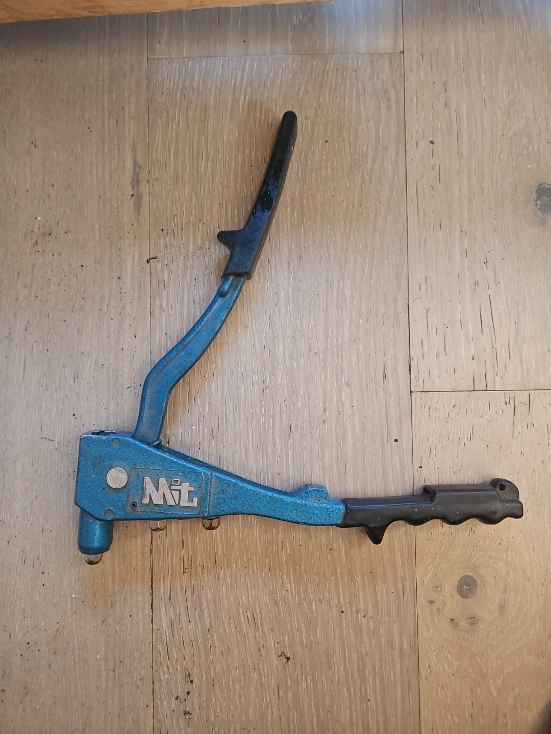 MIT Michigan Industrial Tools Rivet Gun – Riveter Pre-owned Owned
