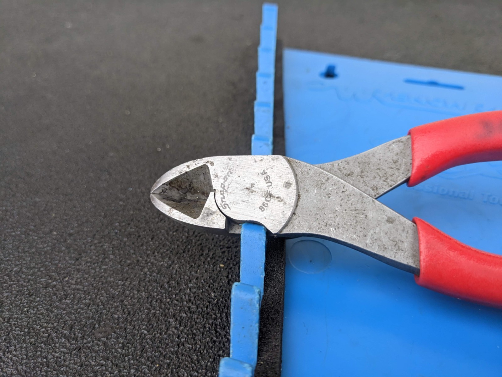 #bo473 SNAP ON TOOLS 6″ Diagonal Cutters Red USA 86CF