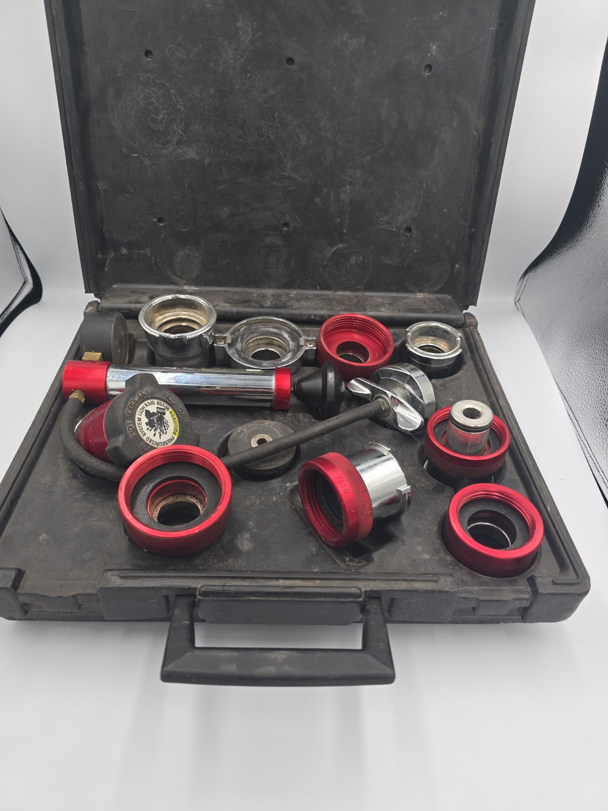 Matco Tools Radiator Pressure Tester RPT101 W/ Adapters For Large Trucks & Case