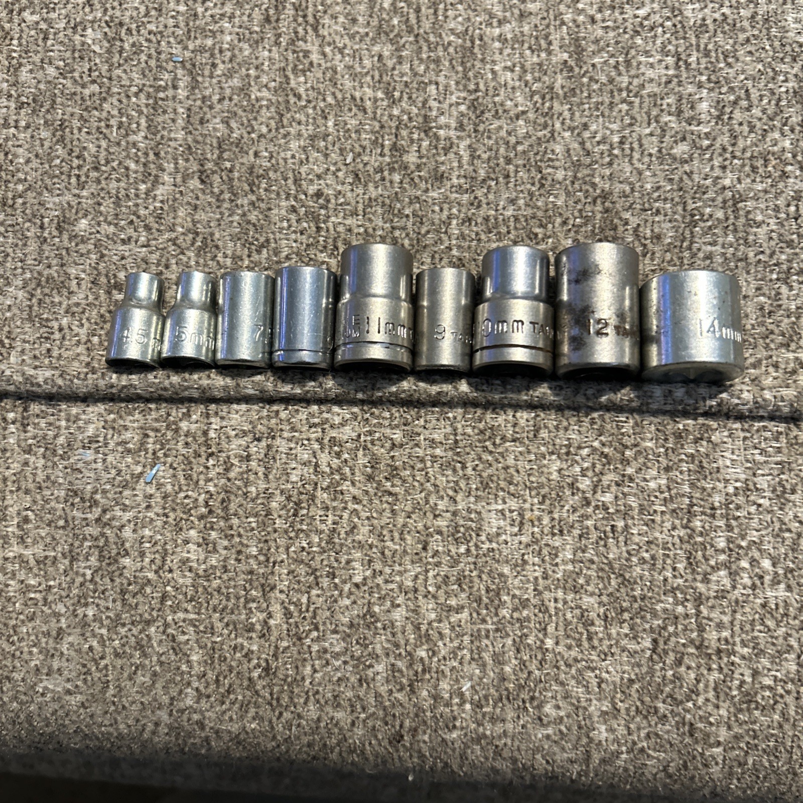 Lot of 9 Sockets METRIC ASSORTED Sizes 4.5 5 7.5 9-(x2) 10 11 12 14