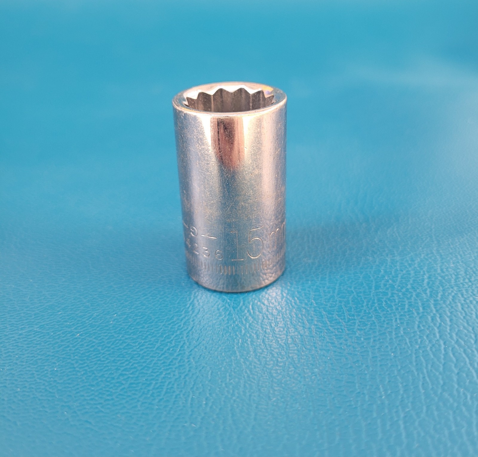 Craftsman -G- 44236 15mm 12pt 1/2″ Drive Socket