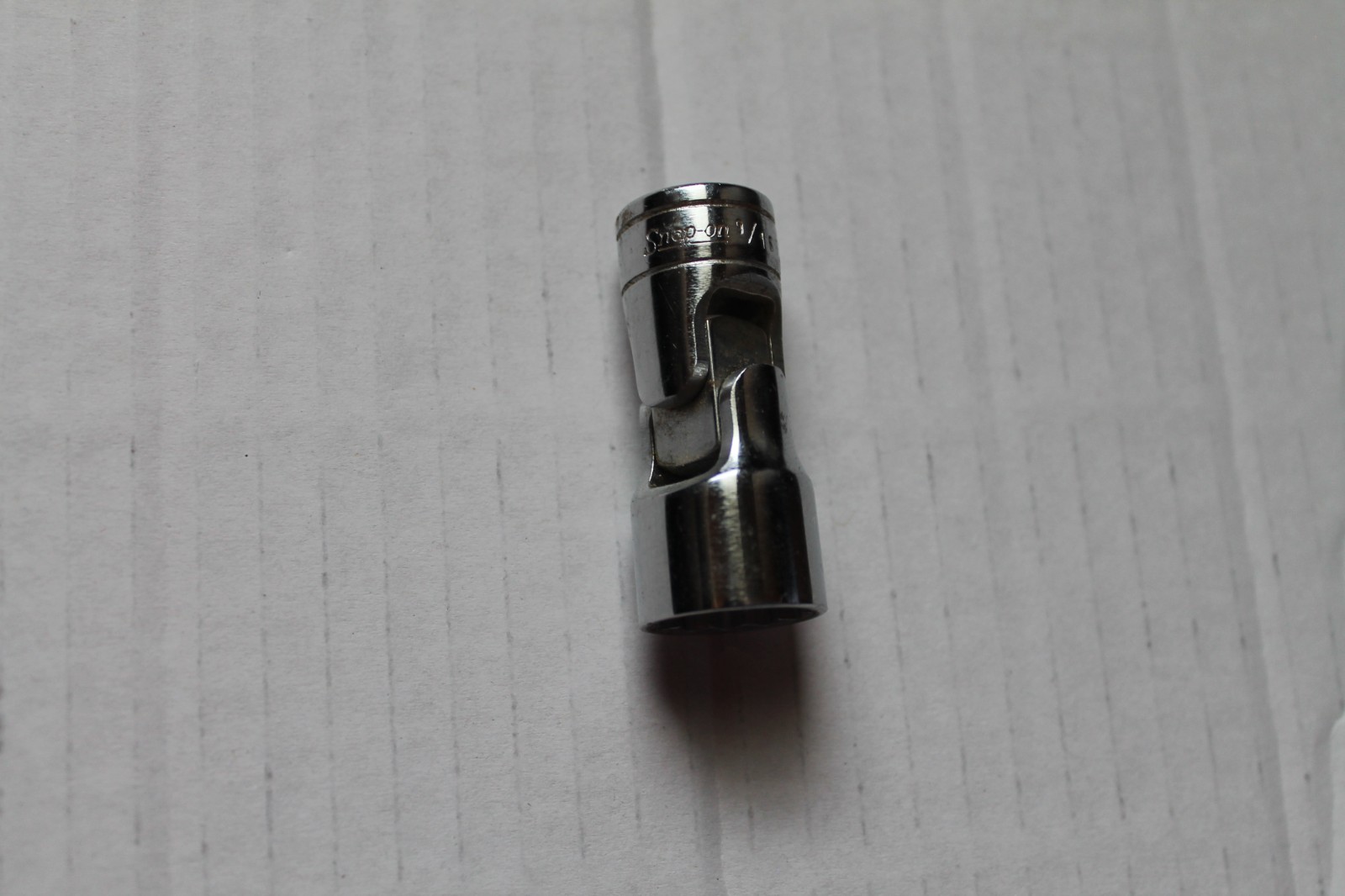 Snap-On Tools 3/8″ Drive 9/16″ SAE 12pt Shallow Impact Swivel Socket 3273430