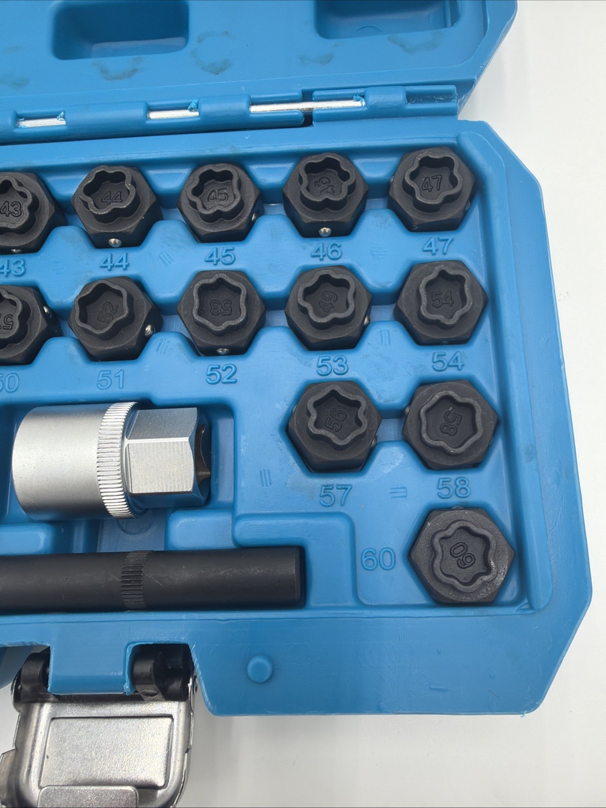22PCS Wheel Lock Nut Key Kit Compatible BMW Locking Lug Socket Removal Tool Set