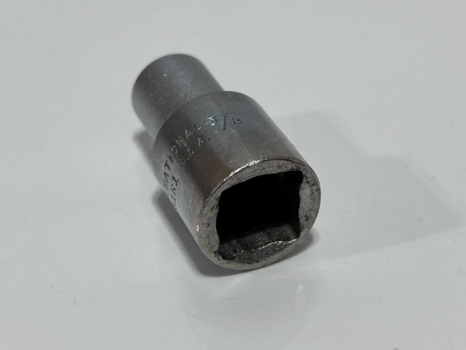 International Harvester IH USA 999381R1 SAE 3/8″ Socket – 1/2″ Drive – 12 Point