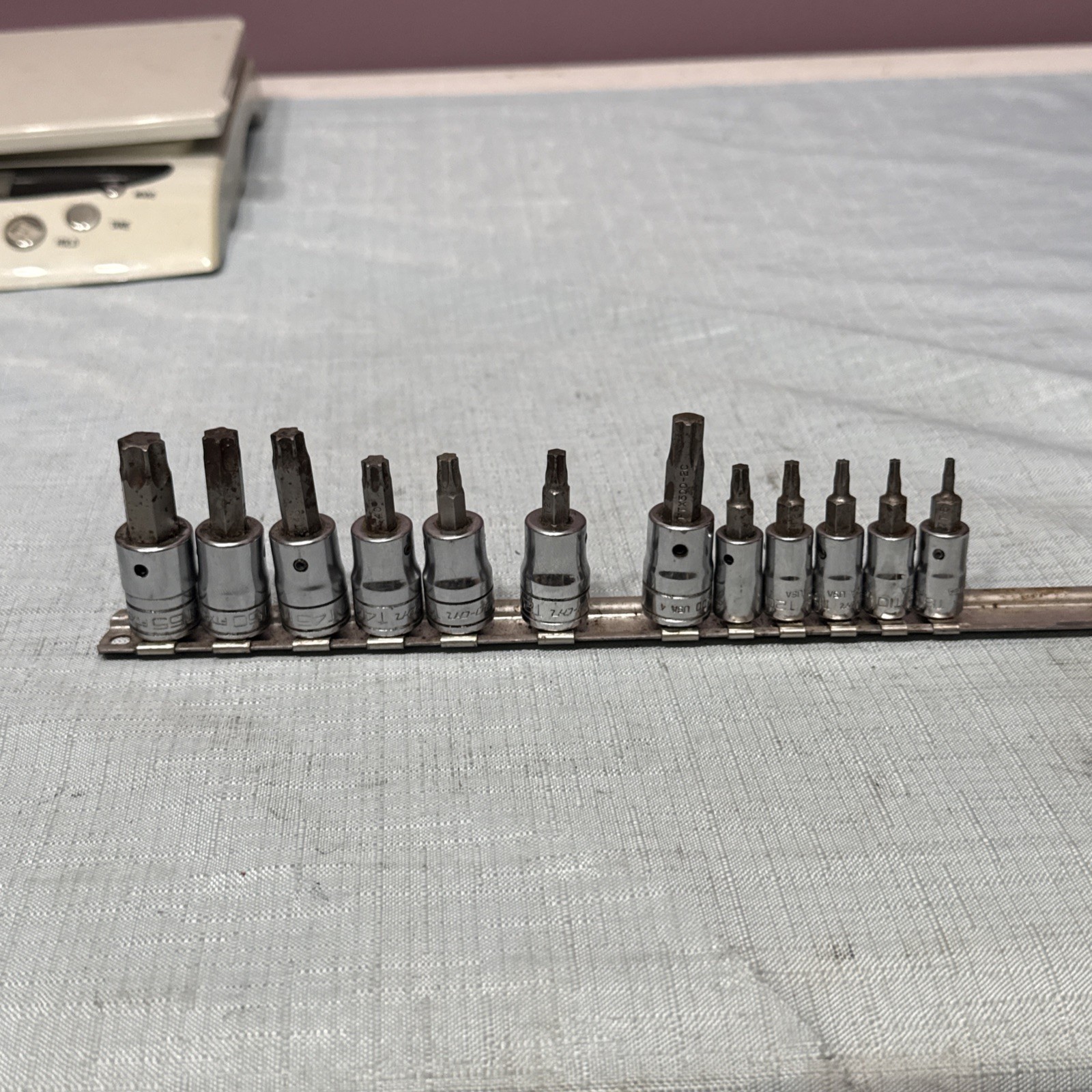 Snap-on 12 Piece 1/4″ 3/8″ 1/2″ Drive Torx Socket Set T8 to T55 Read
