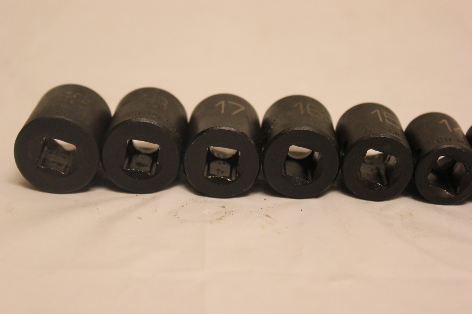 MATCO Tools ADV 13 Pc 3/8″ Drive Metric 12 Point Impact Socket Set 7-19mm F2B8