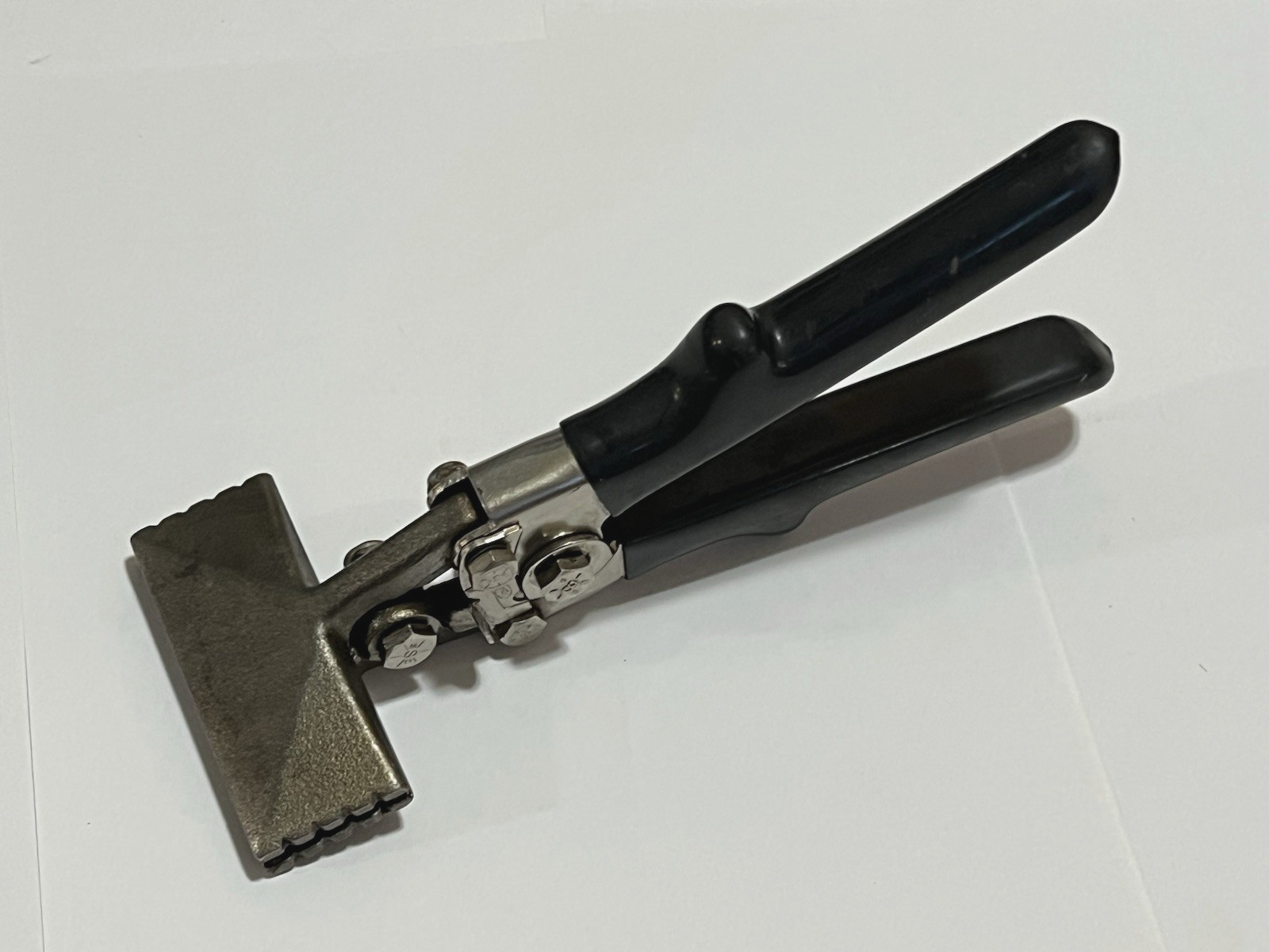 MALCO S-2 Hand Seamer Sheet Metal Bending Pliers Tool HVAC S2 USA NICE