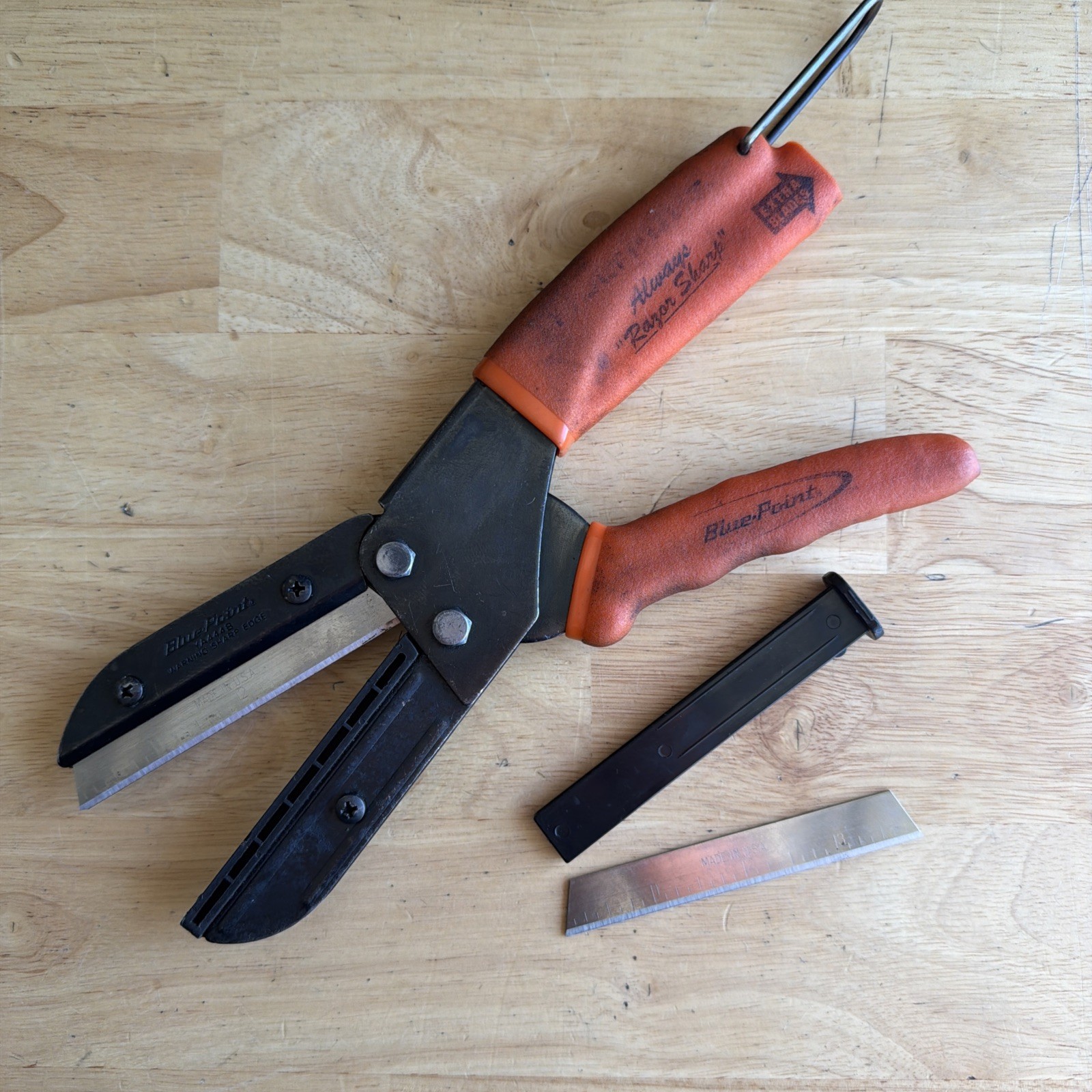 Blue Point 10″ Long Mult-Cut Vinyl Shears Orang Handle «Razor Sharp» YA444B