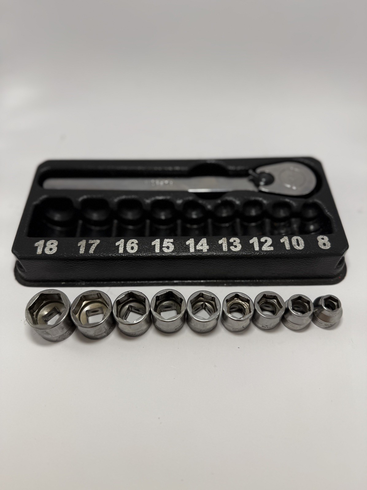 Snap On 3/8 Drive 6-Point Metric Flank Drive Low Profile Ratchet + Socket Set