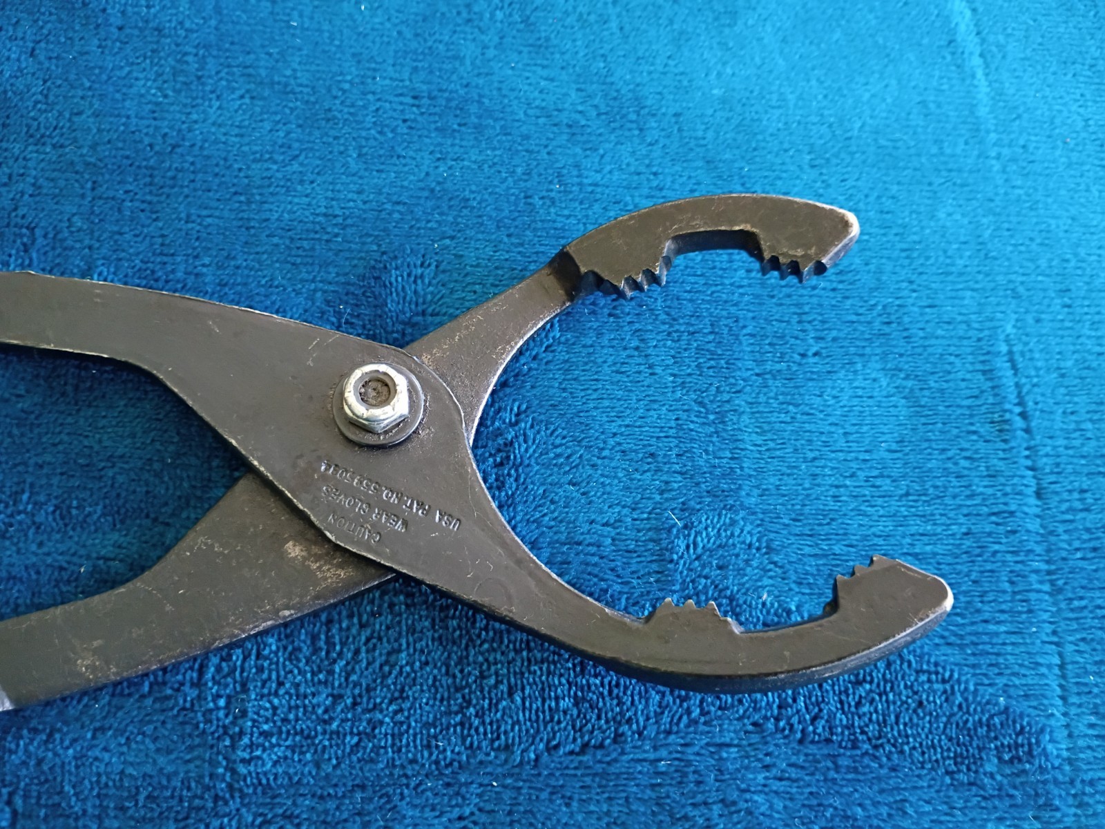 Blue Point USA Adjustable Slip Joint Oil Filter Pliers, 2.25″-4” YA4050B.