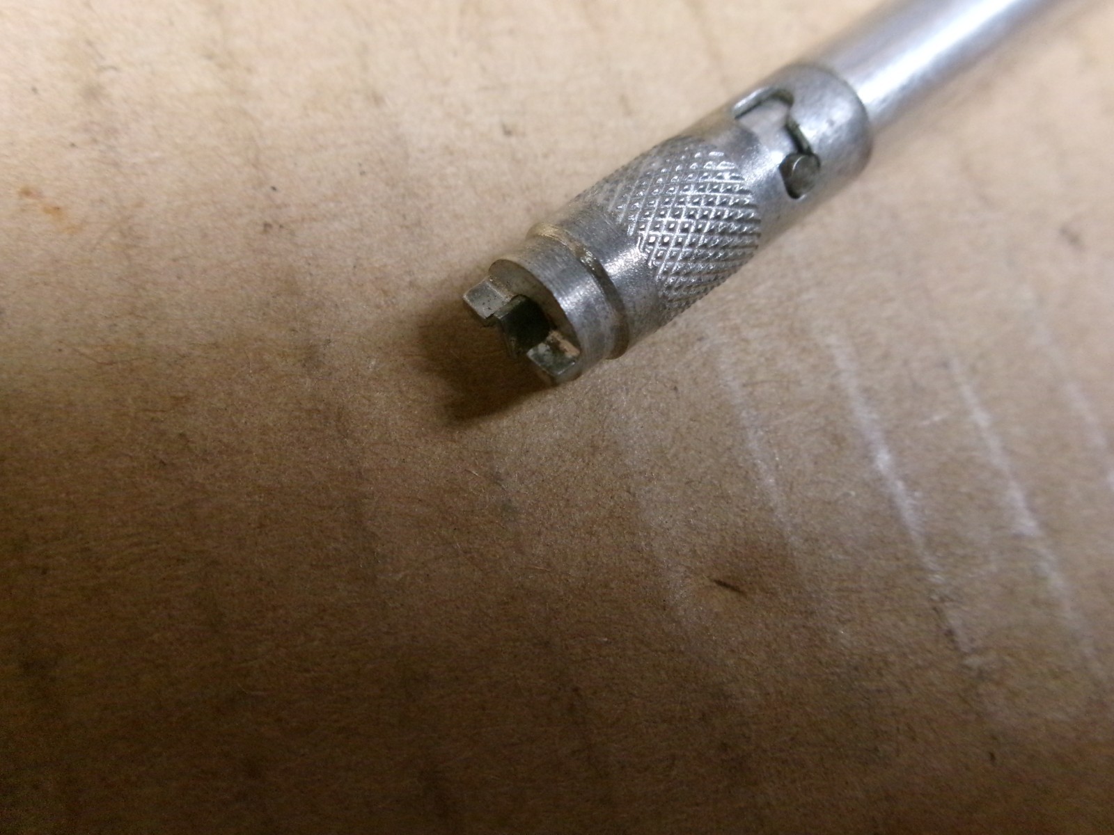 Ullman Device Corp USA 7-1/4″ Flat Blade Screw Starter No H-24