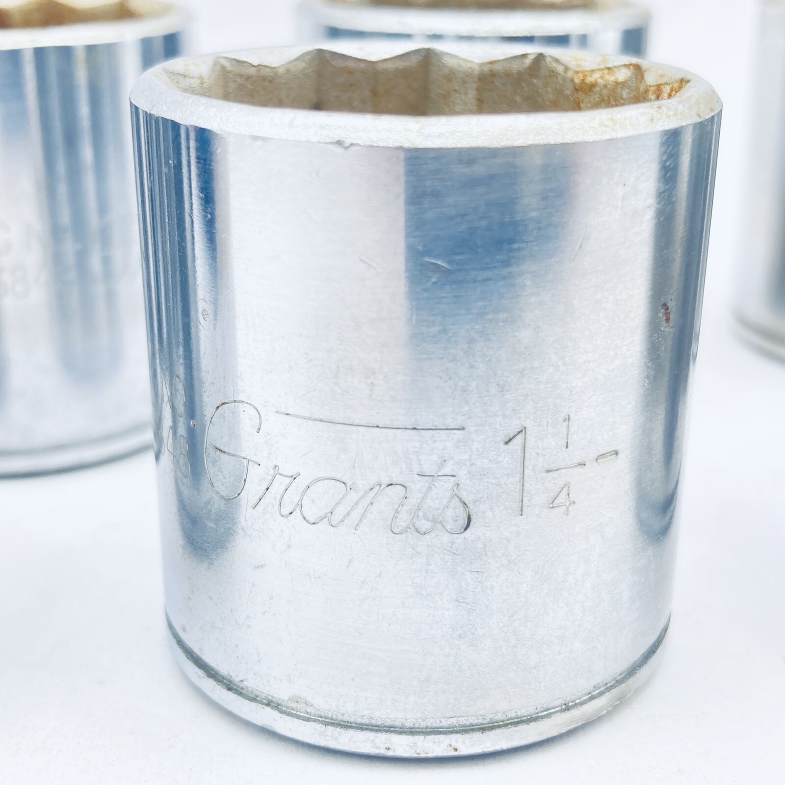 Grants 5-3848 Socket 1-1/4 in SAE 1/2” Drive 12 Point 1-1/4″ – USA