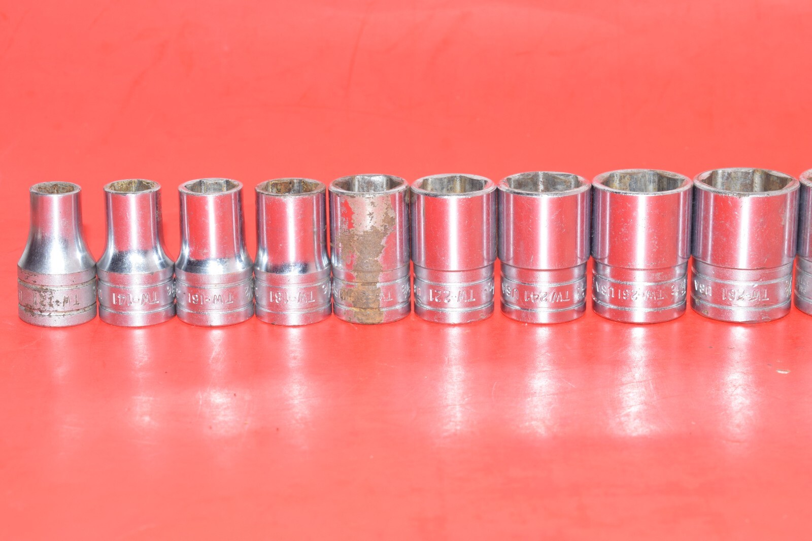 Snap-On 1/2″ Drive 16 PIECE SAE 3/8″ – 1-3/8″ Shallow 6-POINT Flank Socket Set