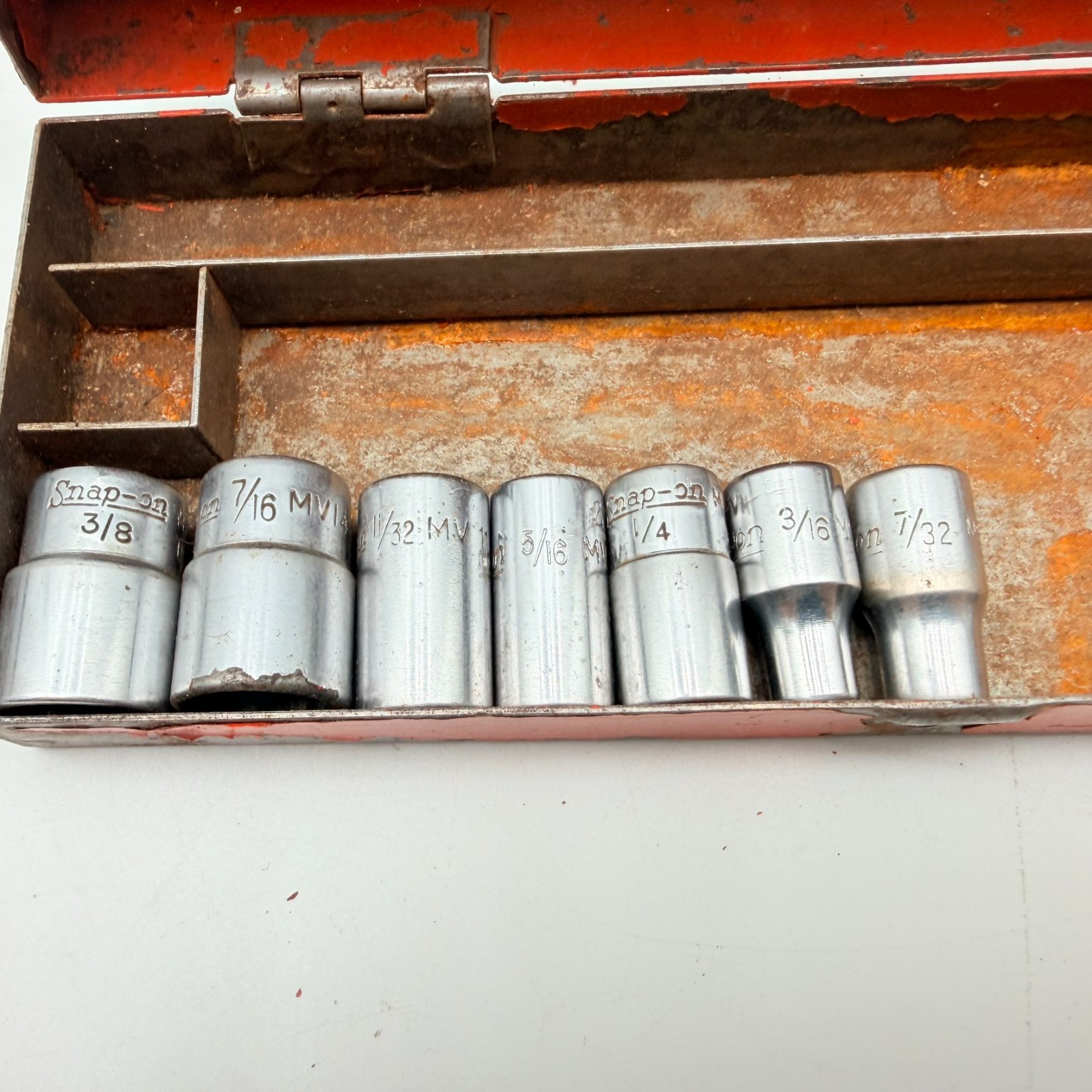 Vintage Snap-On Socket Set w/ Metal Box 7 SAE Sockets 1/4″ Drive USA
