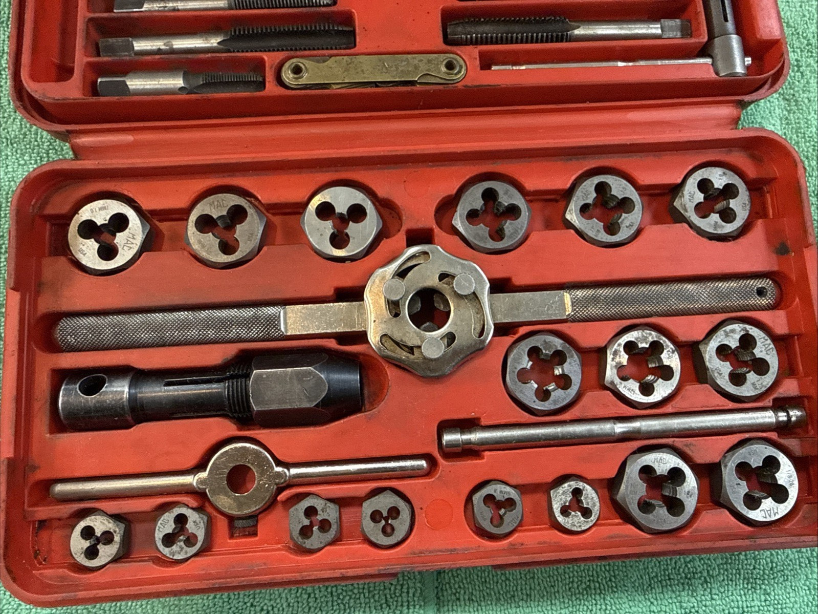 Mac Tools Metric Tap and Die set Rethreading 8017TS