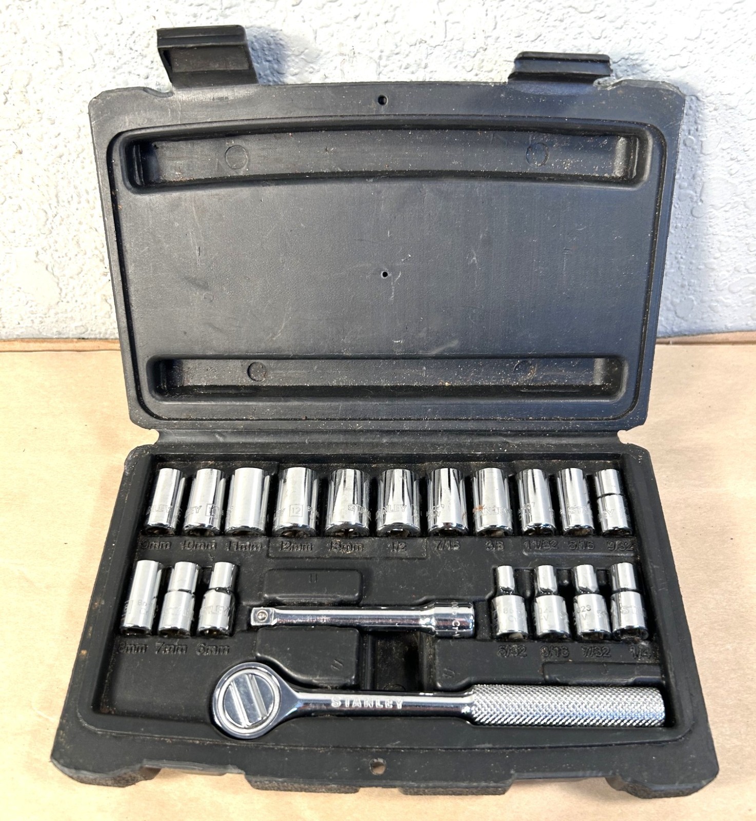 Stanley 20-Piece Ratchet Set SAE/MM 1/4″ Drive Case 6-13mm 5/32-1/2