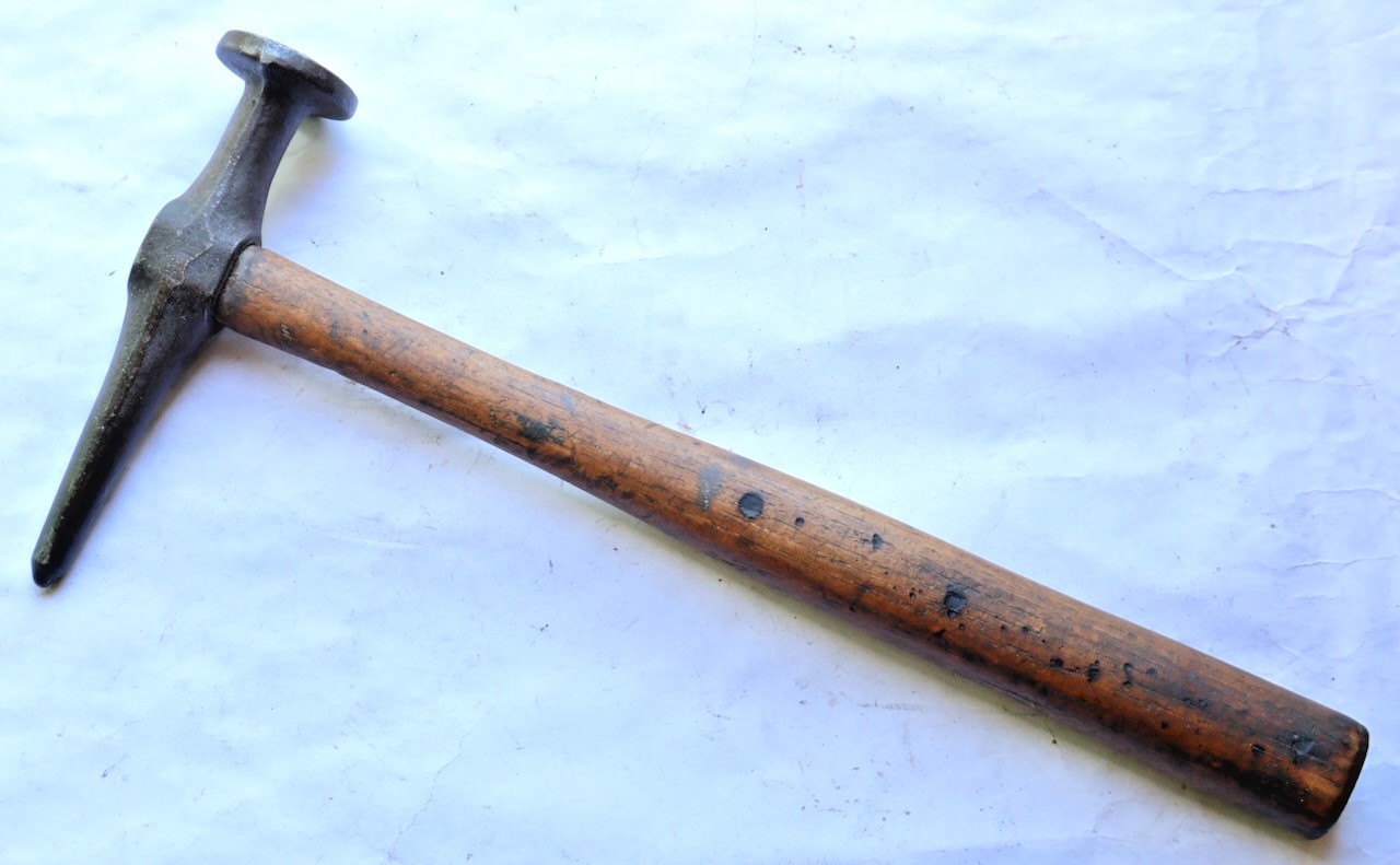 13.4 Oz. Unbranded Short Straight Pointed Peen Auto Body Repair Hammer / MTT