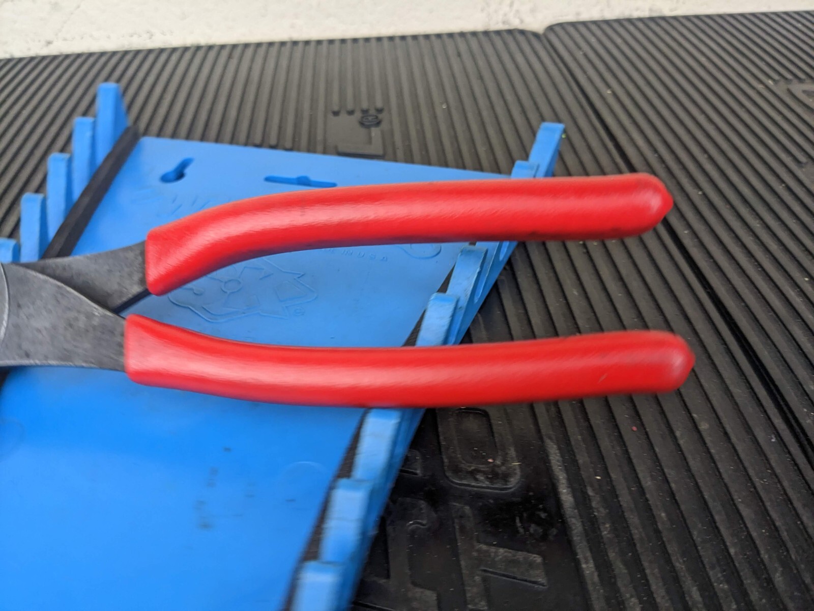#av984 Snap On USA Vector Edge High-Leverage Diagonal Cutter Pliers RED 388CF