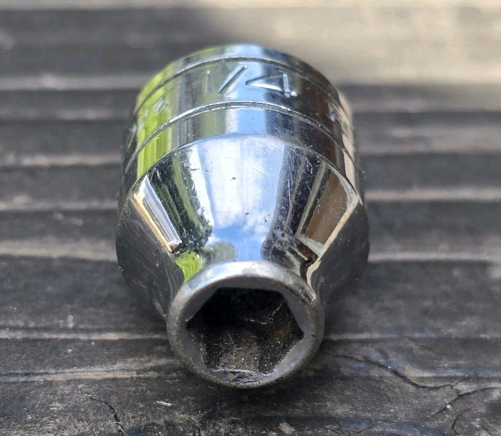 Snap-on Tools FS081 1/4″ SAE Flank Drive Shallow Socket 3/8″ Dr. 6 Pt. USA 1997