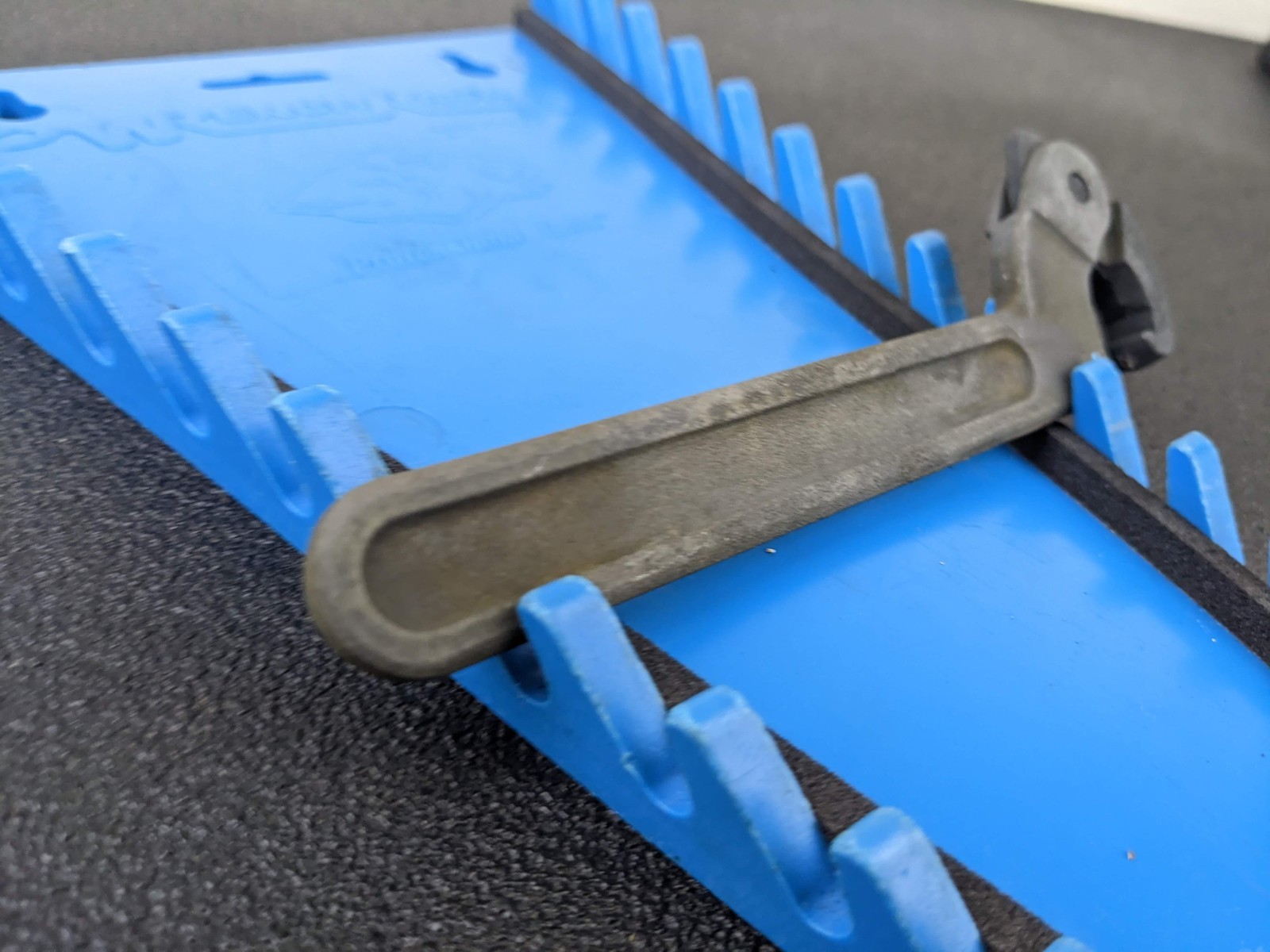 #bp105 Blue-Point 3/4″ to 2″ Adjustable Hook Spanner Wrench AHS300B