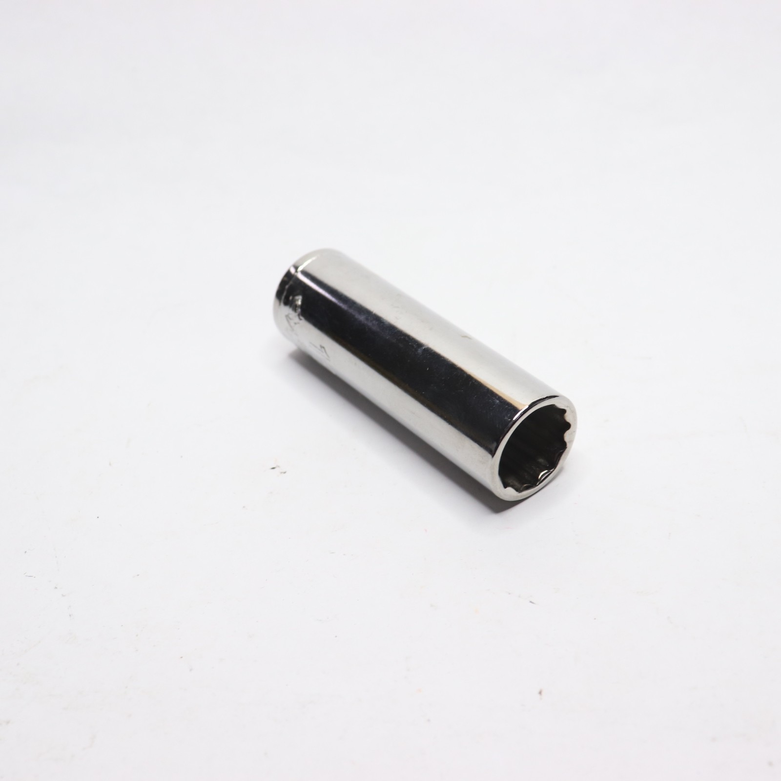 Husky SAE Deep Socket 12-Point 1/2″ Drive 11/16″ H2D12PDP1116