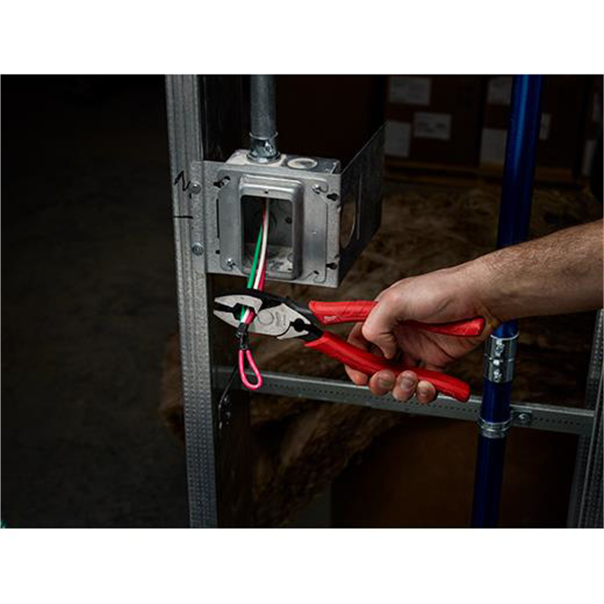Milwaukee Tool 9″ Comfort Grip High Leverage Lineman’s Pliers with Crimper
