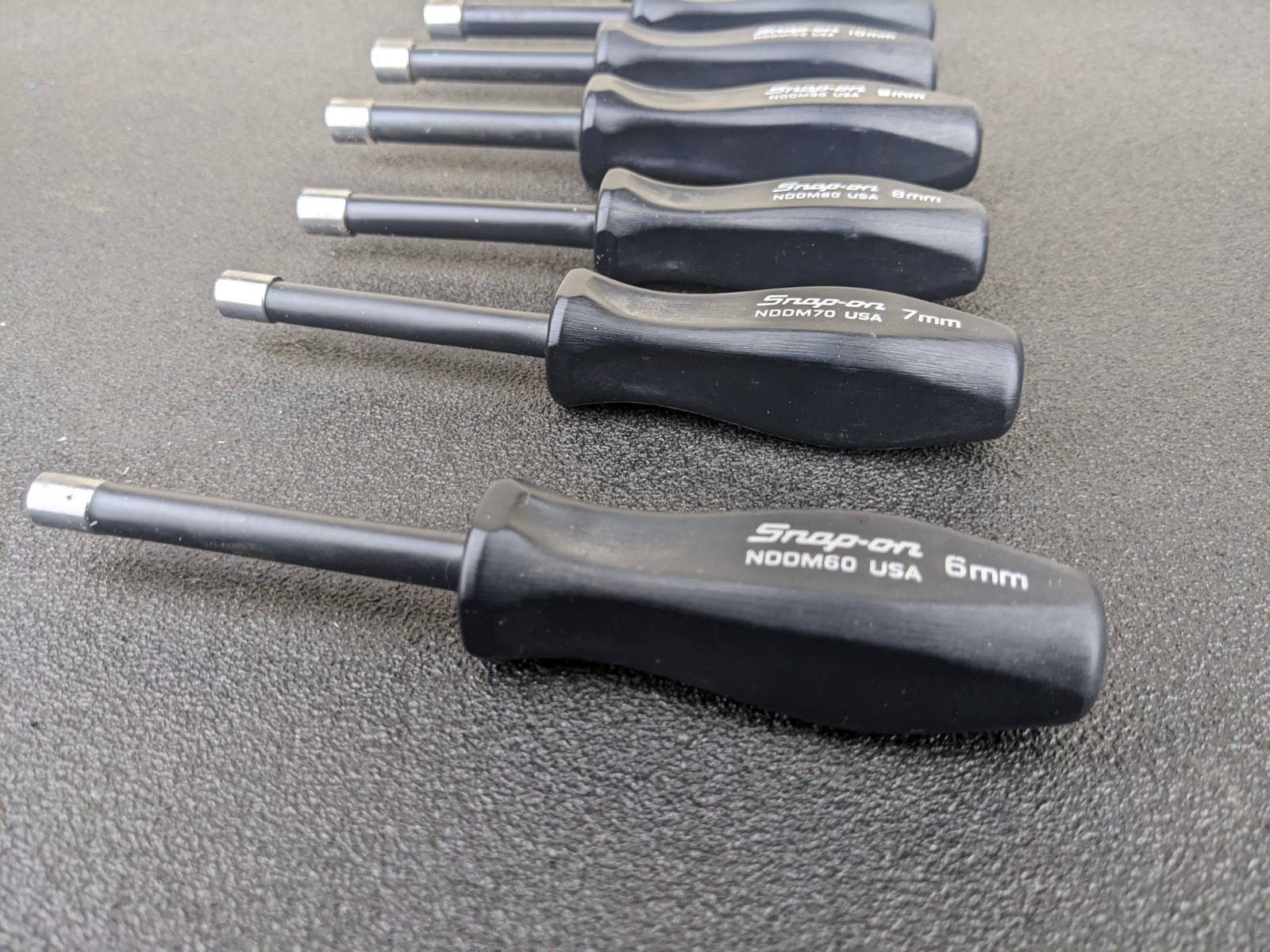 #bo023 Snap On Tools 7PC METRIC 6PT BLACK HARD INSULATED NUT DRIVER SET 6-12MM