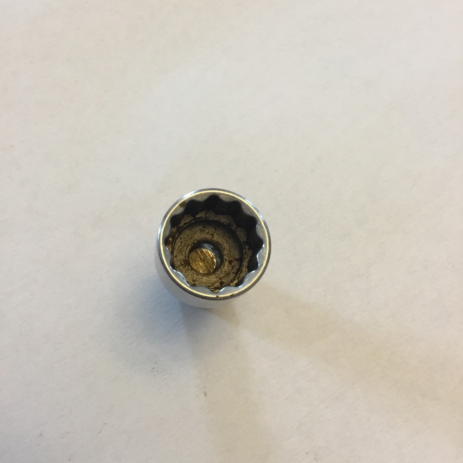 Snap-on Tools USA 1/4″ Drive 9/16″ SAE Chrome 12 PT Swivel Socket TMU181 Used
