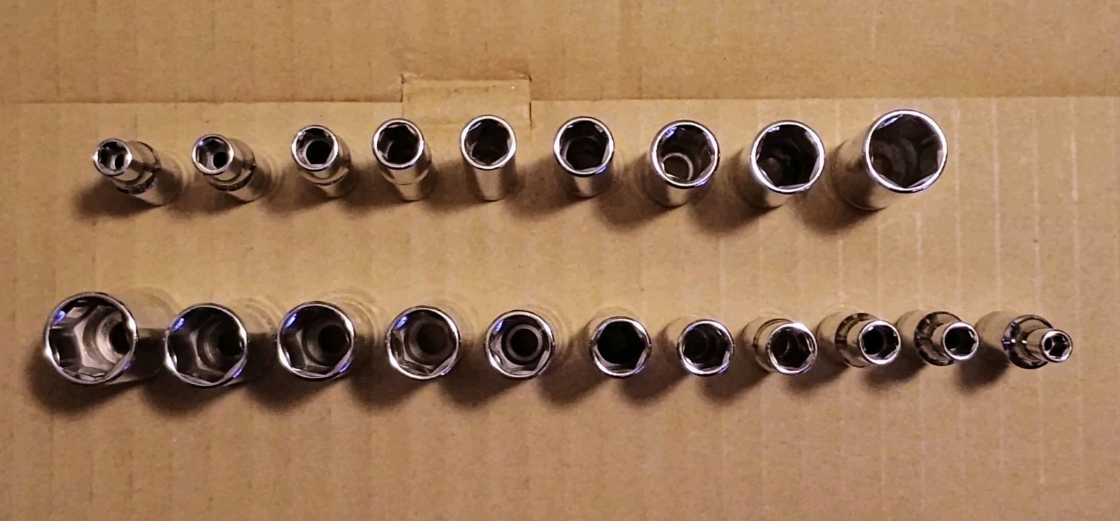 DeWalt 20 Piece METRIC and SAE 6 Point Deepwell Socket Set For 1/4″ Inch Drive