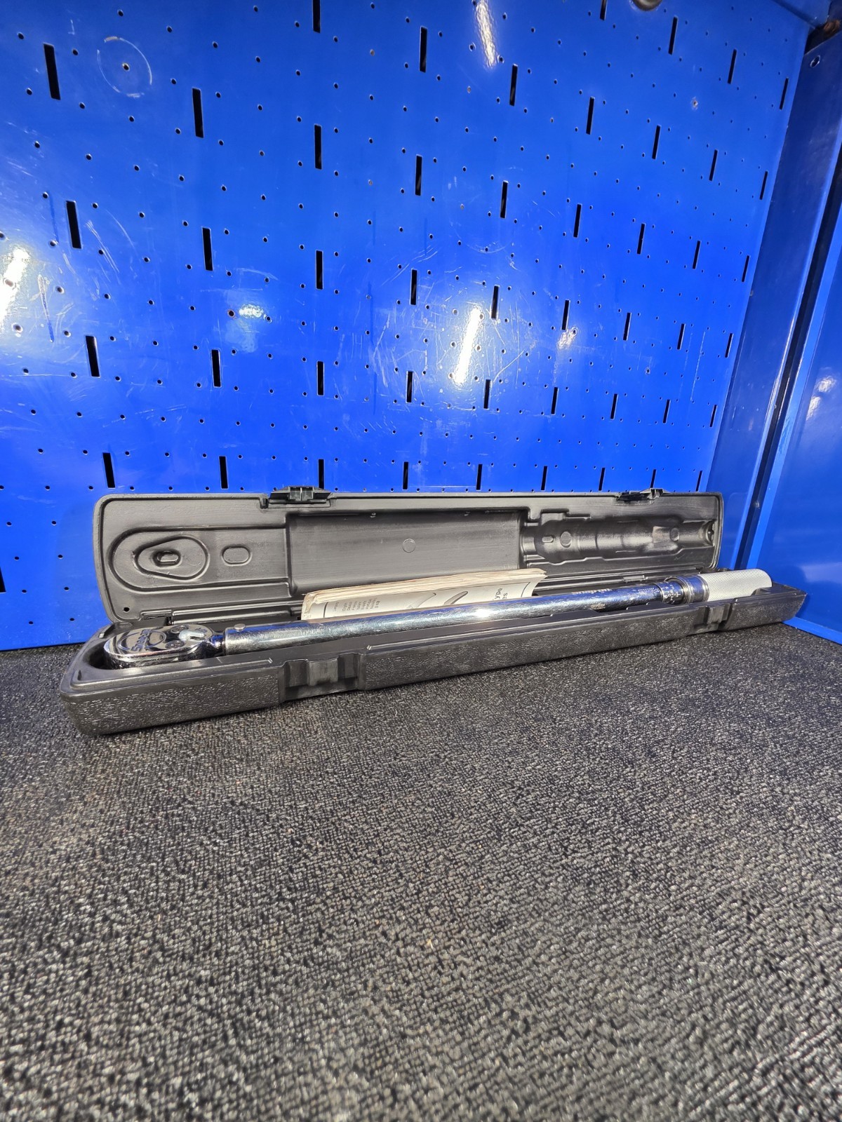 Snap-on Tools QD3R250A 1/2″ Drive Click Style Torque Wrench 50-250ft lbs + Case