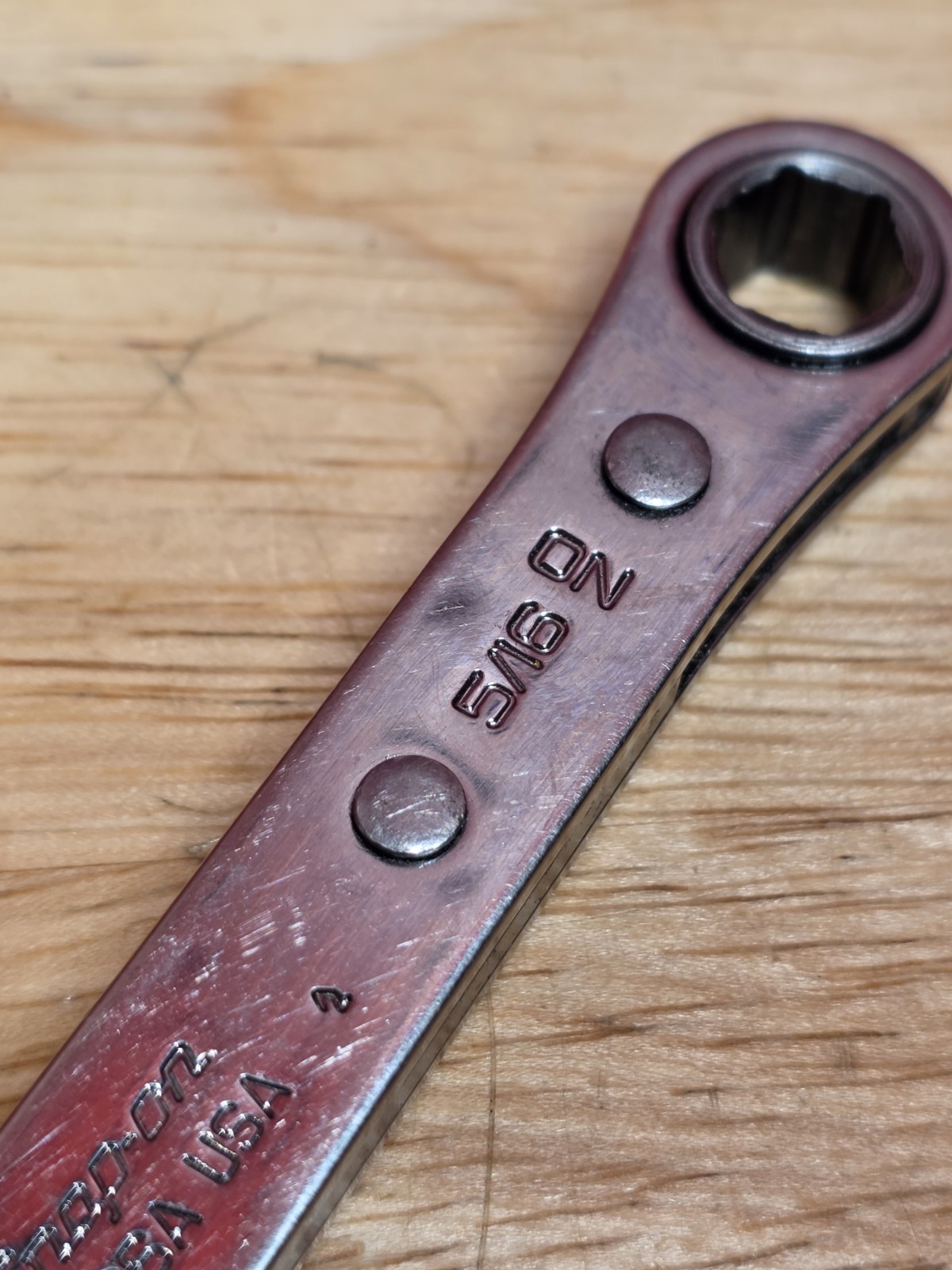Snap-on Tools R810SA 6-Point SAE 1/4″ X 5/16″ Ratcheting Box Wrench USA