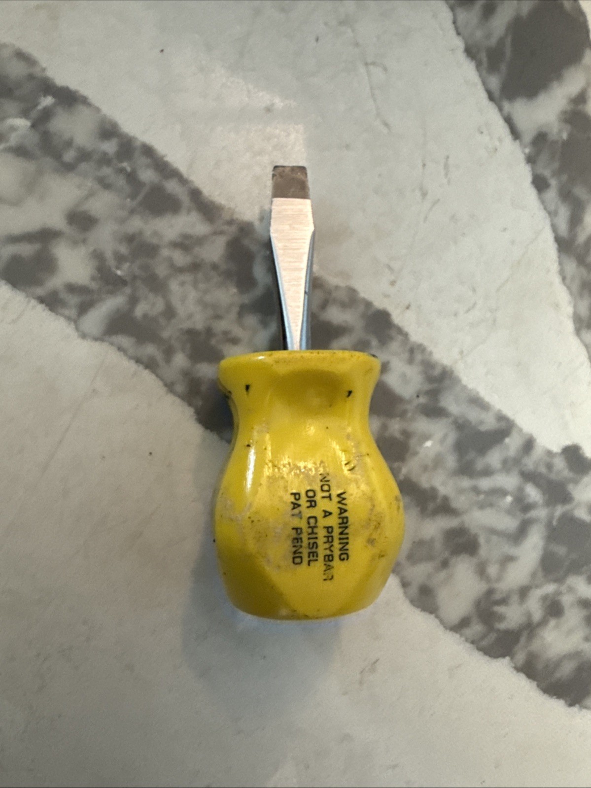 SNAP ON SDD1 STUBBY YELLOW HARD HANDLE SLOTTED STRAIGHT FLAT TIP SCREWDRIVER