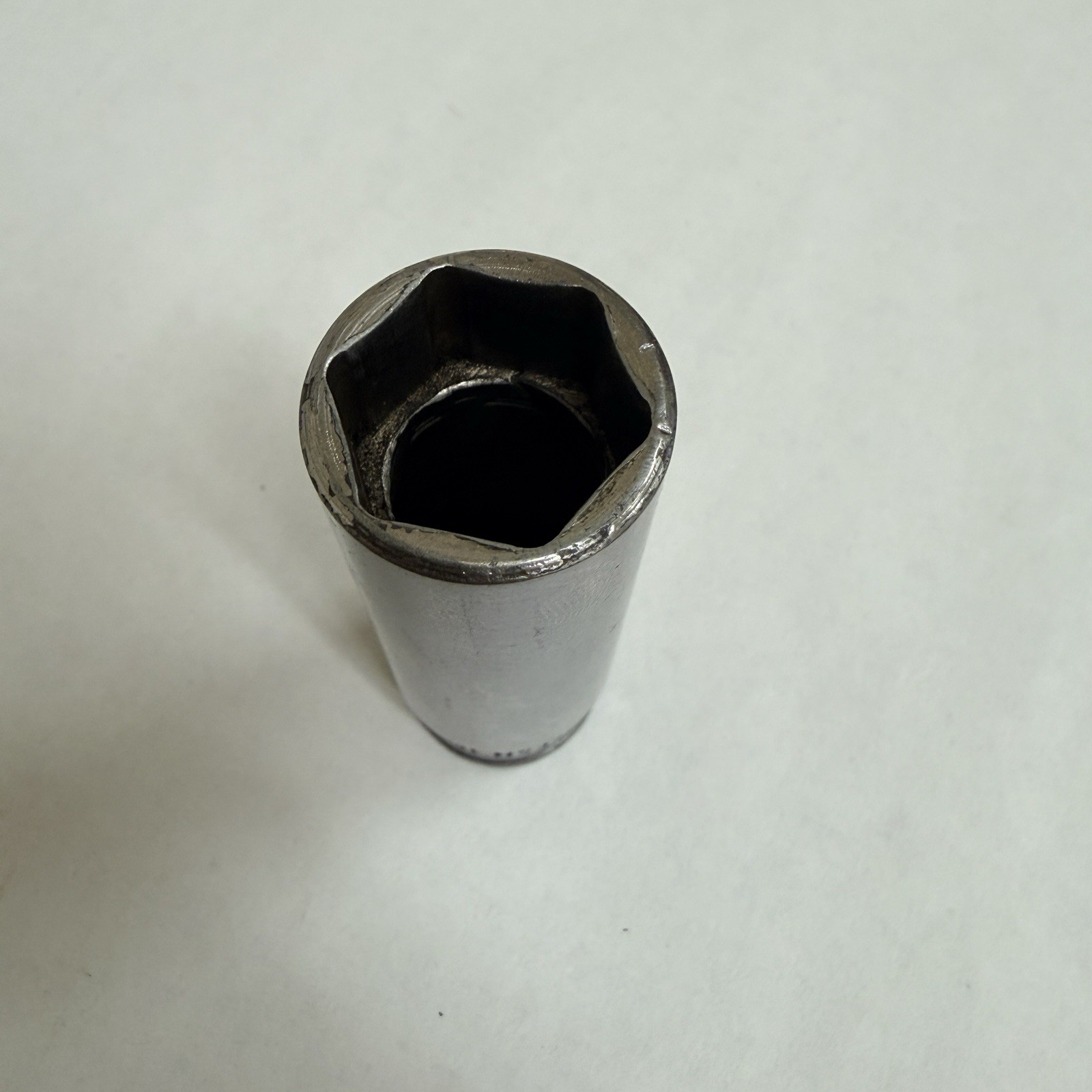 Snap-on Tools 18mm Deep Socket 3/8″ Drive Metric Chrome 6-Point SFSM18 SFSM-18