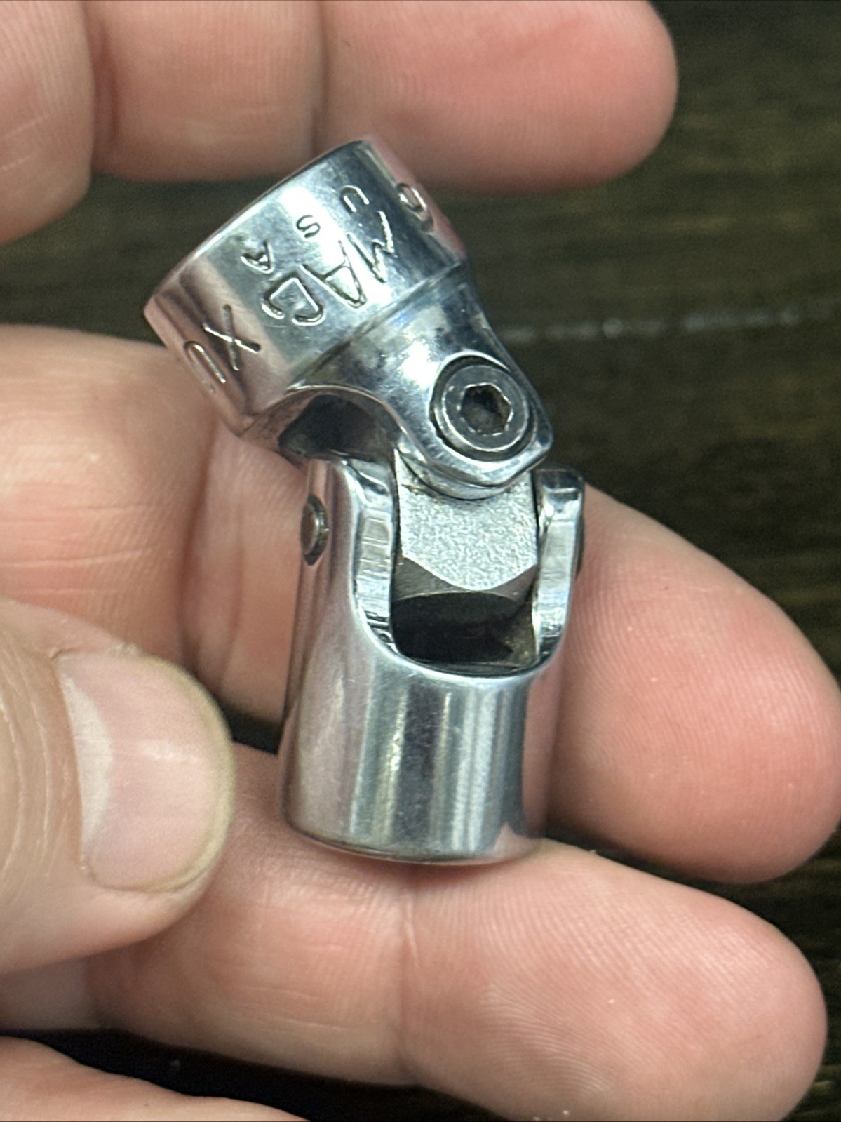 Mac Tools XU186 9/16″ 6Point Shallow Swivel Socket 3/8″ Drive – Made in USA