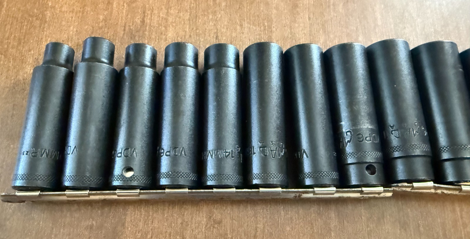 Mac Tools 24-PC. 1/2″ Dr. Metric Deep Impact Socket Set SVDPM246CBR & Tool Bag