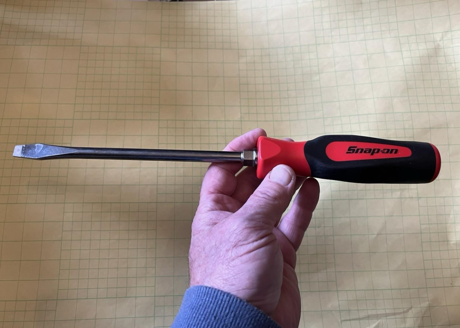 Snap On Flat Slotted Screwdriver Full Size SGD8B Classic Red Colour Soft Grip